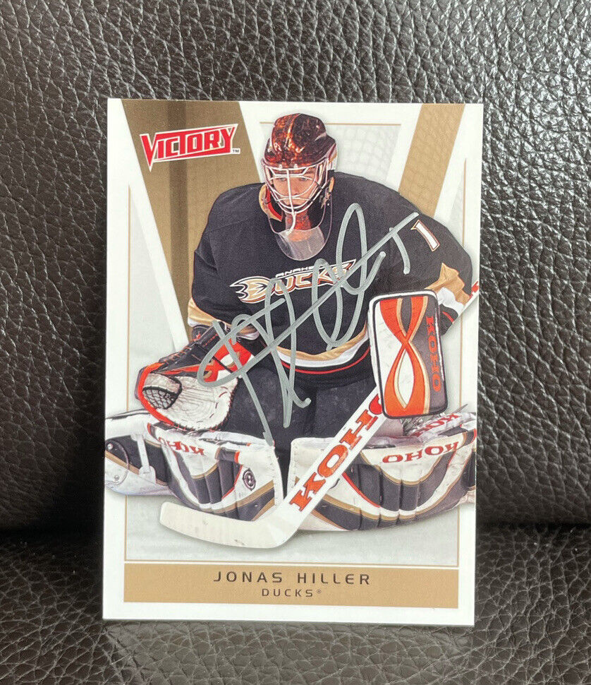 Jonas Hiller Signed 2010-11 Upper Deck Victory Hockey Card #2 Anaheim Ducks