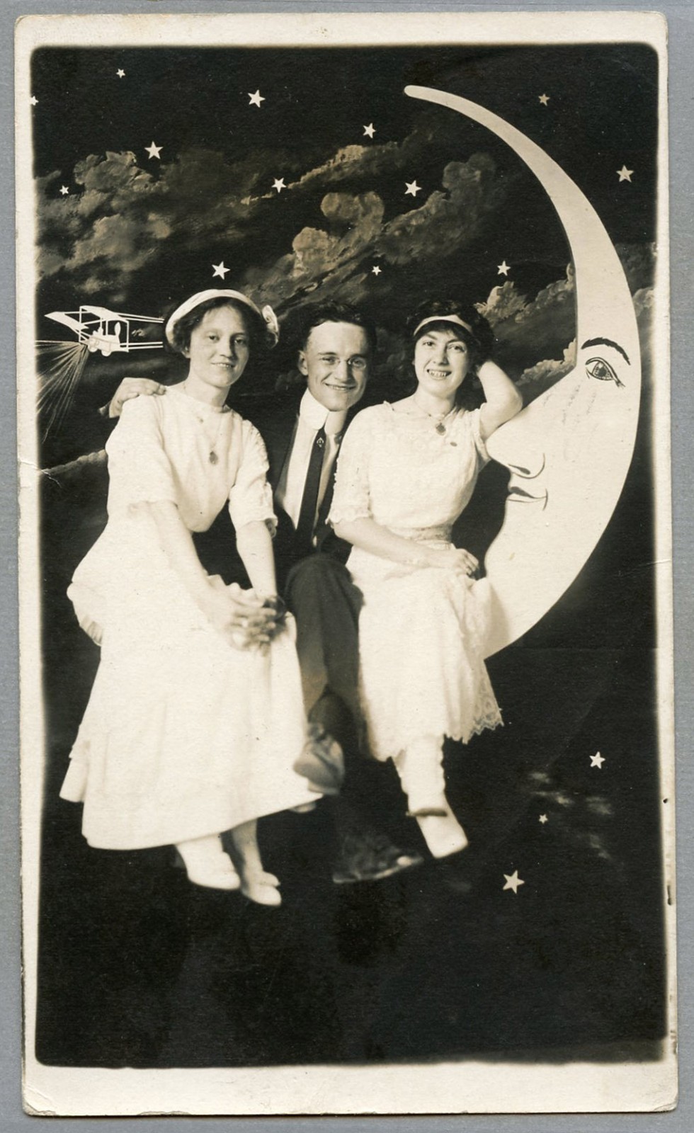 Antique 1912 RPPC-Pretty Women & Man Seated on MAN IN THE MOON-Richmond IN-Photo