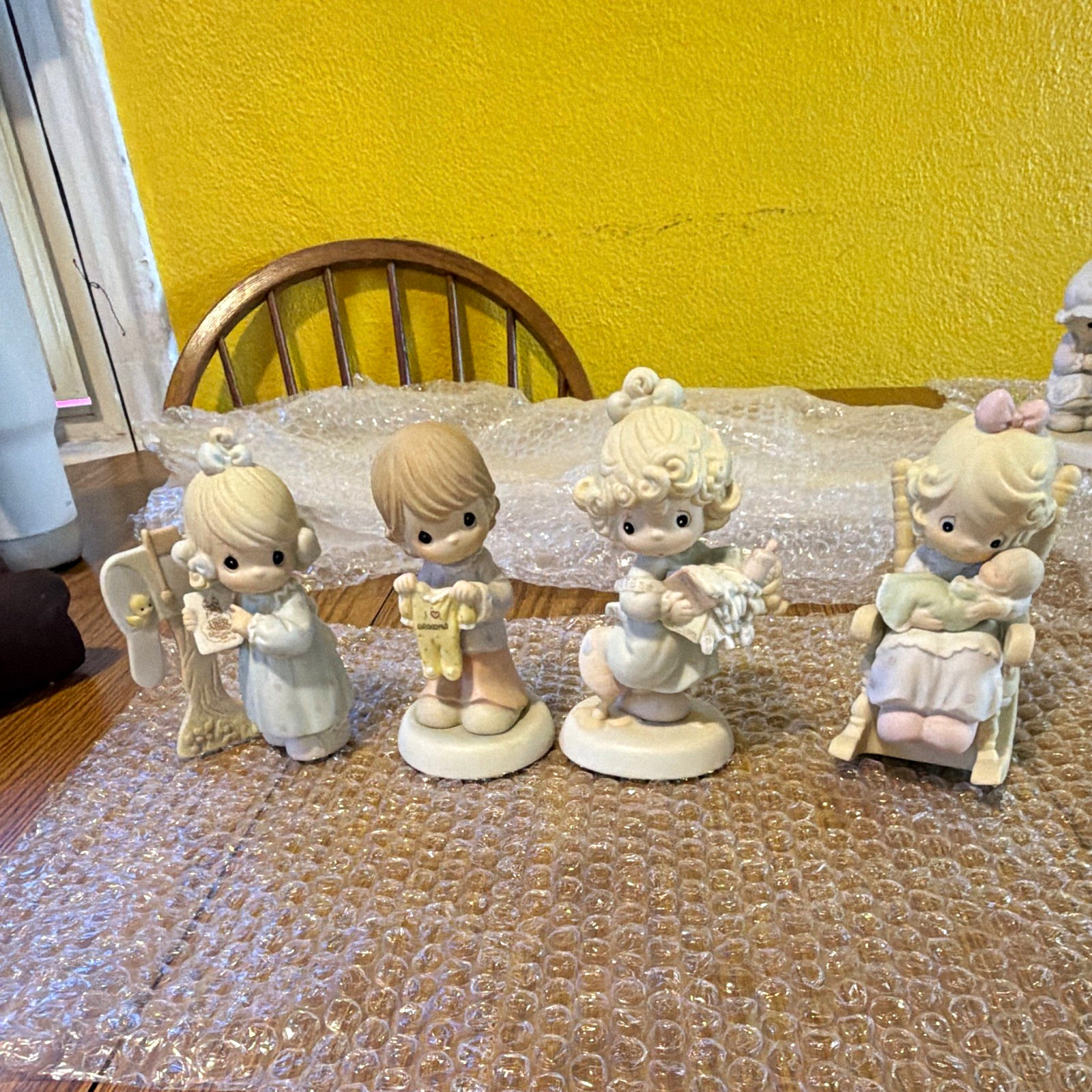 Pristine Precious Moments Enesco Porcelain Figurines Mixed Lot of 4 (1989-2004) Pristine Precious Moments Enesco Porcelain Figurines Mixed Lot of 4 (1989-2004)