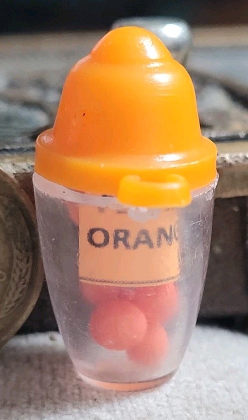 Vintage Plastic FLORIDA ORANGES jug gumball charm prize jewelry 