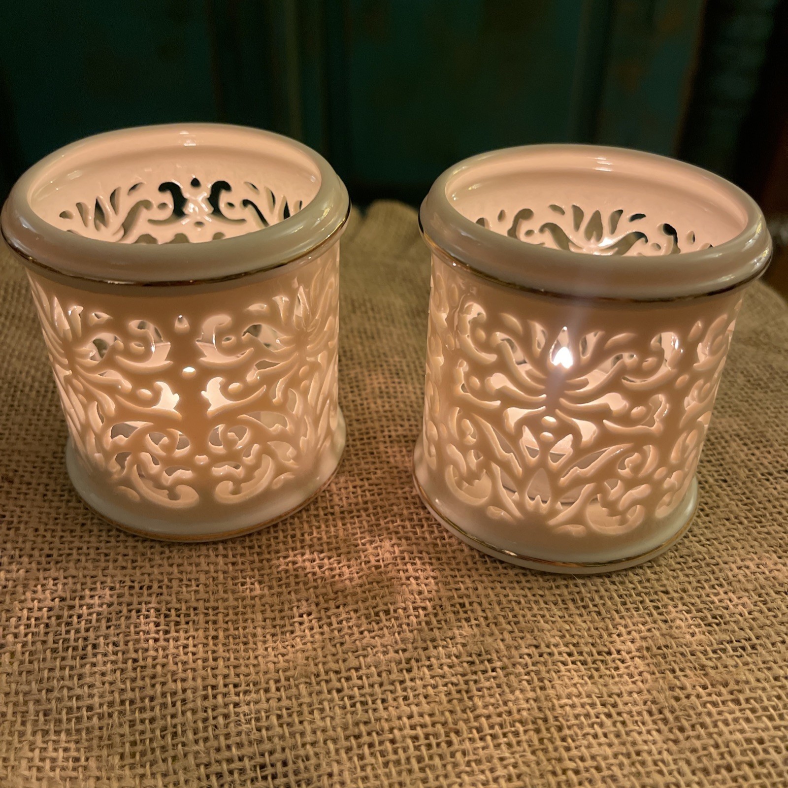 Lenox Ivory Pierced Votive Porcelain Tea Light Set of 2Candle Holder w/Gold Trim Lenox Ivory Pierced Votive Porcelain Tea Light Set of 2Candle Holder w/Gold Trim