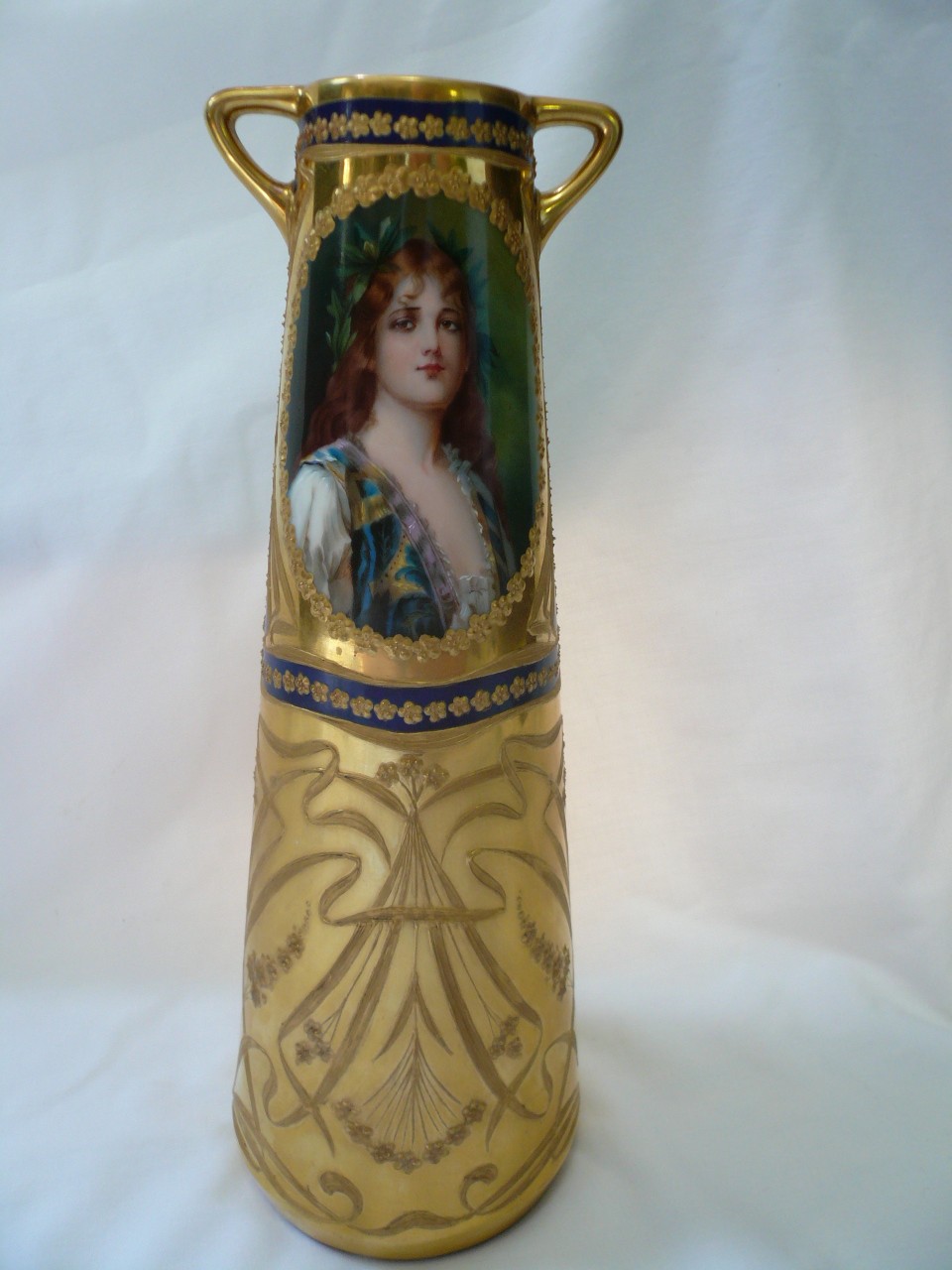 DRESDEN HP PORCELAIN GILT& BLUE DBL HANDLED & DBL PORTRAIT RICHARD KLEMM 10 1/2\ DRESDEN HP PORCELAIN GILT& BLUE DBL HANDLED & DBL PORTRAIT RICHARD KLEMM 10 1/2\