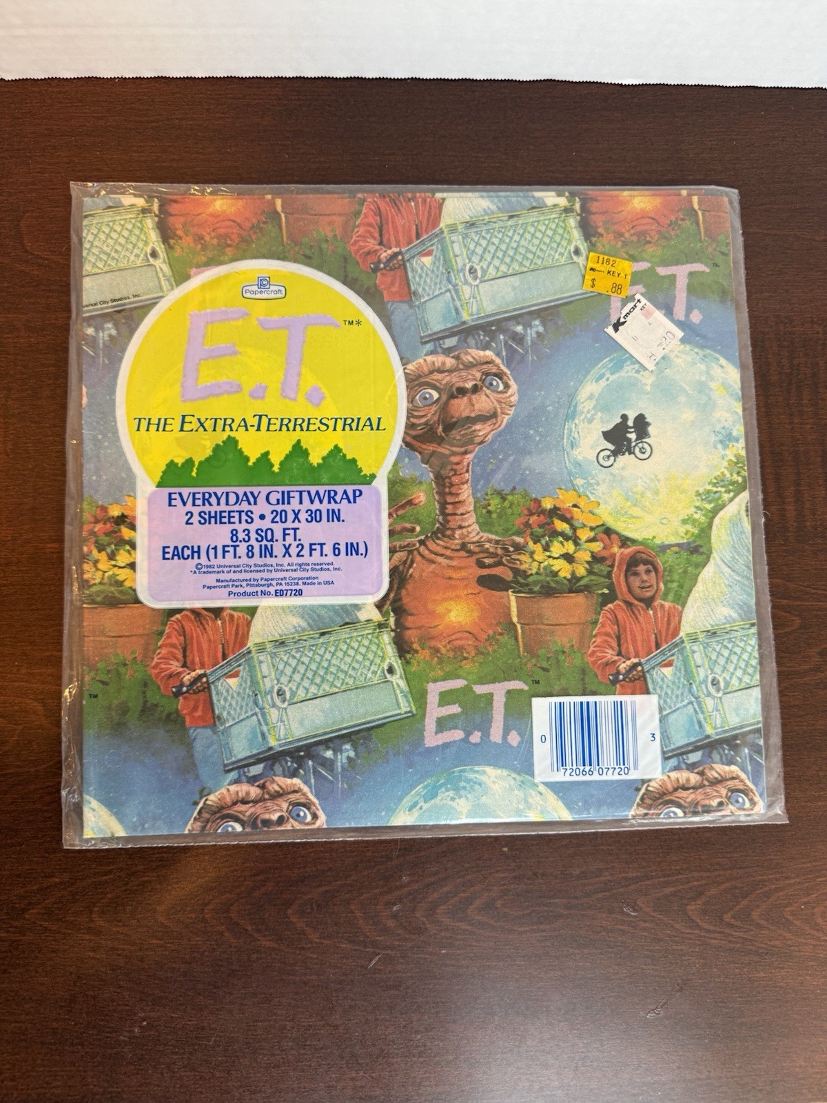 1982 E.T. Extra Terrestrial Gift Wrap 2 Sheets 20 1982 E.T. Extra Terrestrial Gift Wrap 2 Sheets 20