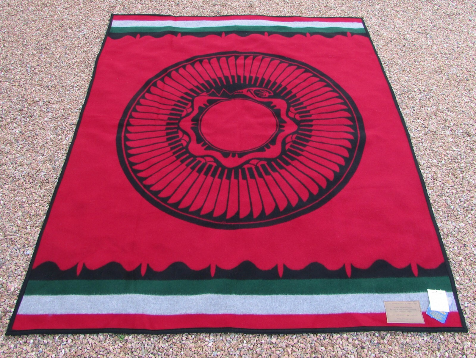 1998 Pendleton Santa Fe Indian Market San Ildefonso Water Serpent Blanket 73/500