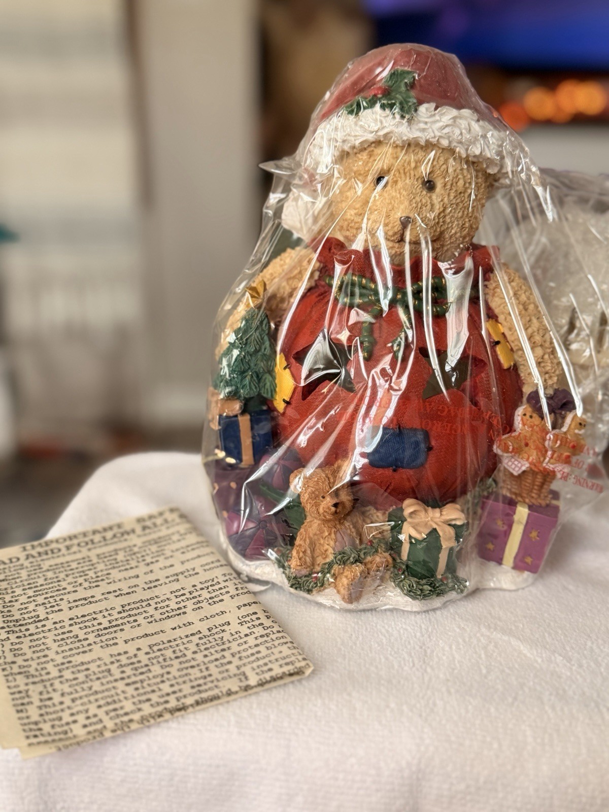 NIB VINTAGE 90s Lighted Christmas Bear Table Lamp Sealed NIB VINTAGE 90s Lighted Christmas Bear Table Lamp Sealed