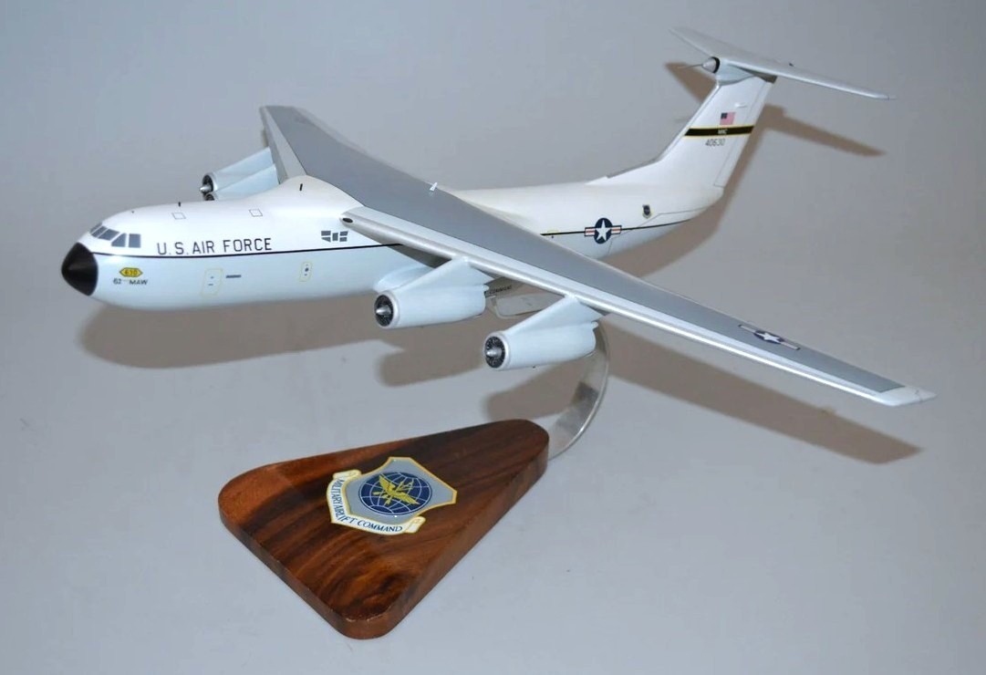 USAF Lockheed C-141A Starlifter MAC MAW 406th EW Desk Model 1/100 SC Airplane USAF Lockheed C-141A Starlifter MAC MAW 406th EW Desk Model 1/100 SC Airplane