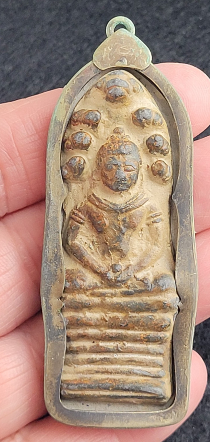 Thai Buddhist Amulet Pendant READ Thai Buddhist Amulet Pendant READ