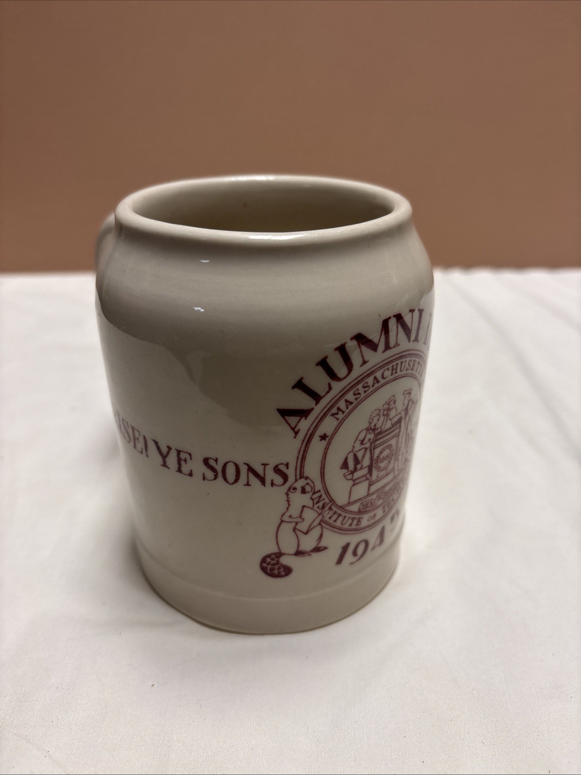 Vintage 1945 Massachusetts Institute Of Technology Alumni Day MIT Mug Stein. Vintage 1945 Massachusetts Institute Of Technology Alumni Day MIT Mug Stein.