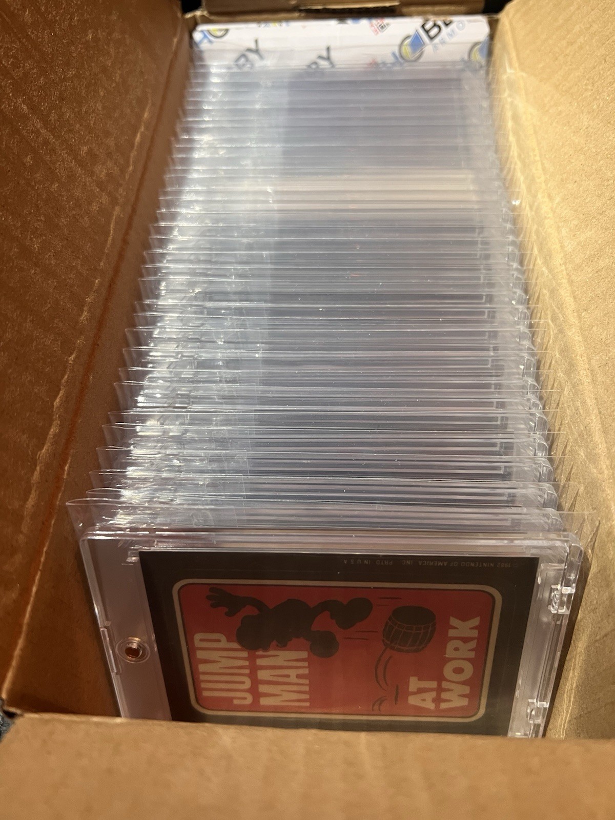 VINTAGE - 1982 TOPPS DONKEY KONG COMPLETE SET - 32 STICKERS + 4 SCRATCH OFF CARD VINTAGE - 1982 TOPPS DONKEY KONG COMPLETE SET - 32 STICKERS + 4 SCRATCH OFF CARD