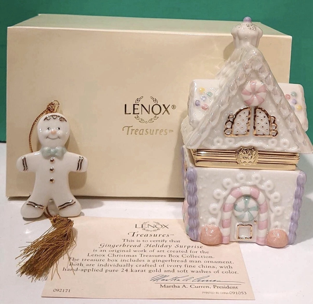 LENOX GINGERBREAD HOLIDAY SURPRISE TREASURE BOX (with Ornament) NEW in BOX wCOA LENOX GINGERBREAD HOLIDAY SURPRISE TREASURE BOX (with Ornament) NEW in BOX wCOA