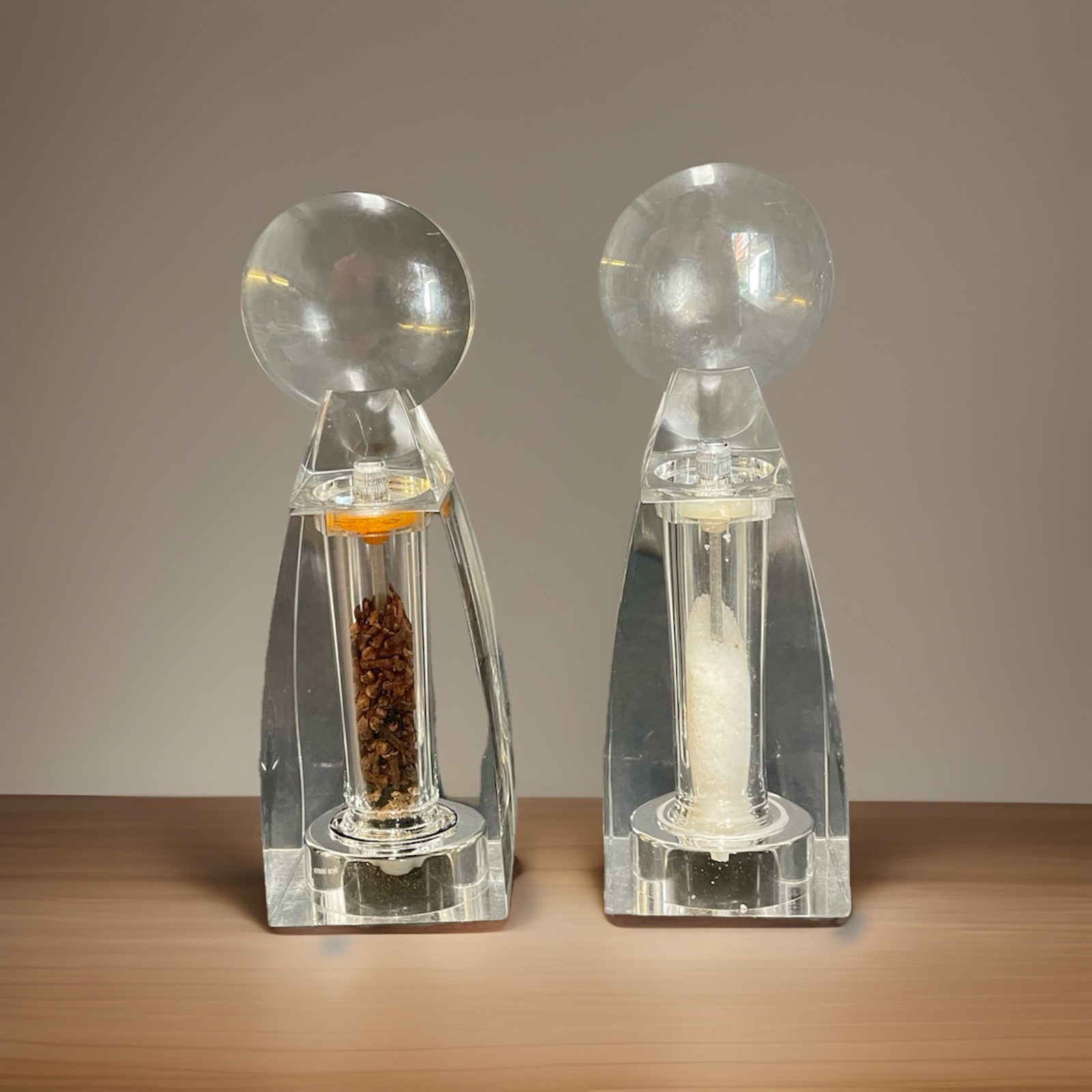 Vintage 1970s Wayne Husted Grainware Lucite Salt & Pepper Grinders MCM Modernist Vintage 1970s Wayne Husted Grainware Lucite Salt & Pepper Grinders MCM Modernist