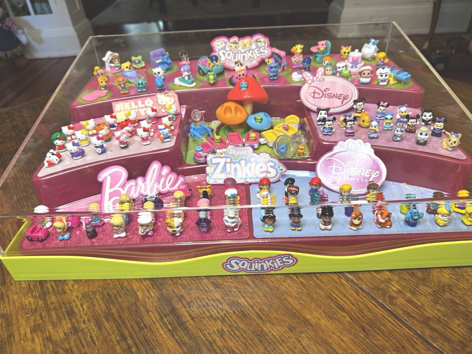 Squinkies 125 + Zinkies Store Display Case 2012 Rare Hello Kitty Barbie Disney Squinkies 125 + Zinkies Store Display Case 2012 Rare Hello Kitty Barbie Disney