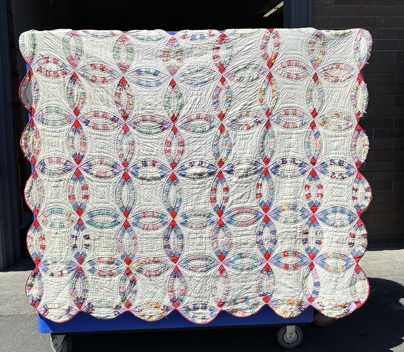 Vintage Handmade Quilt Double Wedding Ring Hand Quilted Scalloped 74x64 *flaws Vintage Handmade Quilt Double Wedding Ring Hand Quilted Scalloped 74x64 *flaws