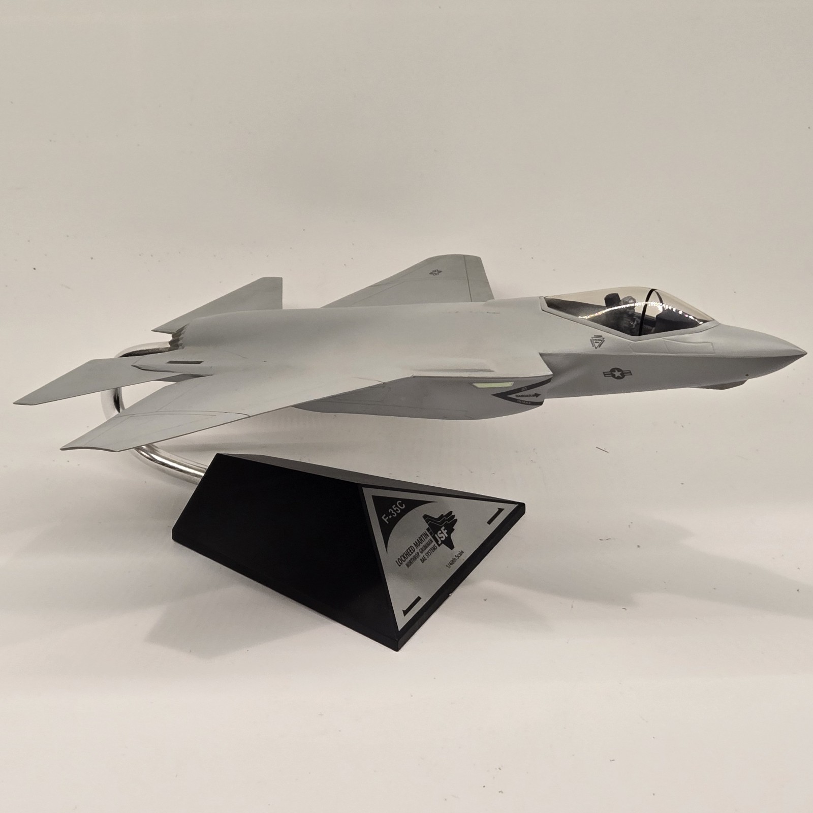 US Navy Lockheed Martin F-35C Lightning II JSF 1/48 Model Airplane PARTS REPAIR US Navy Lockheed Martin F-35C Lightning II JSF 1/48 Model Airplane PARTS REPAIR