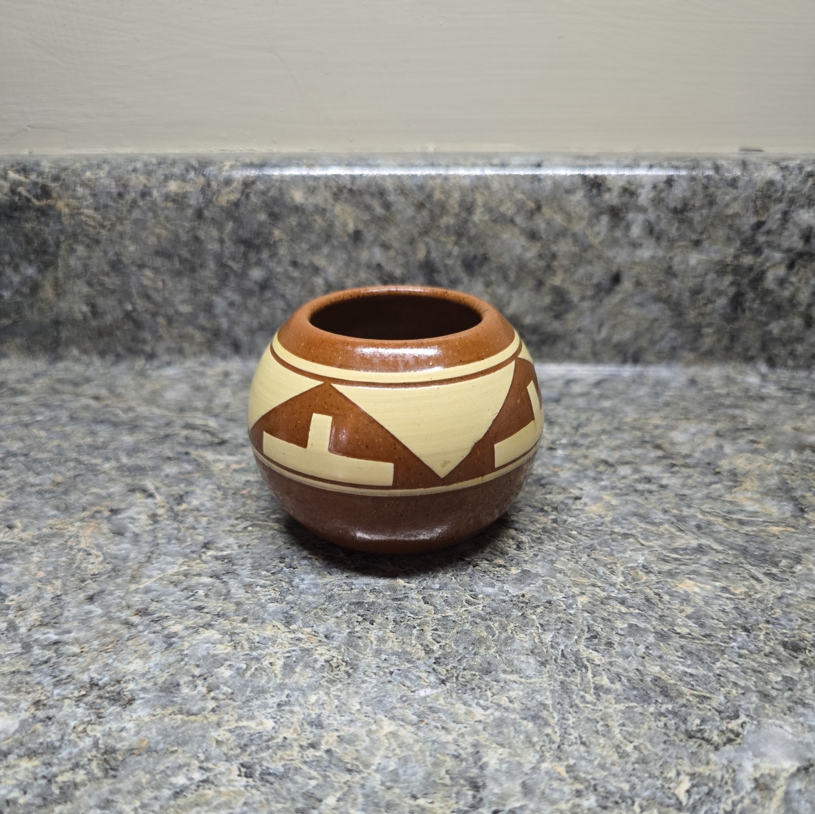 Vtg Ella Woody Pine Ridge Pottery Vase Vessel Signed Woody Sioux Ind 3 Vtg Ella Woody Pine Ridge Pottery Vase Vessel Signed Woody Sioux Ind 3