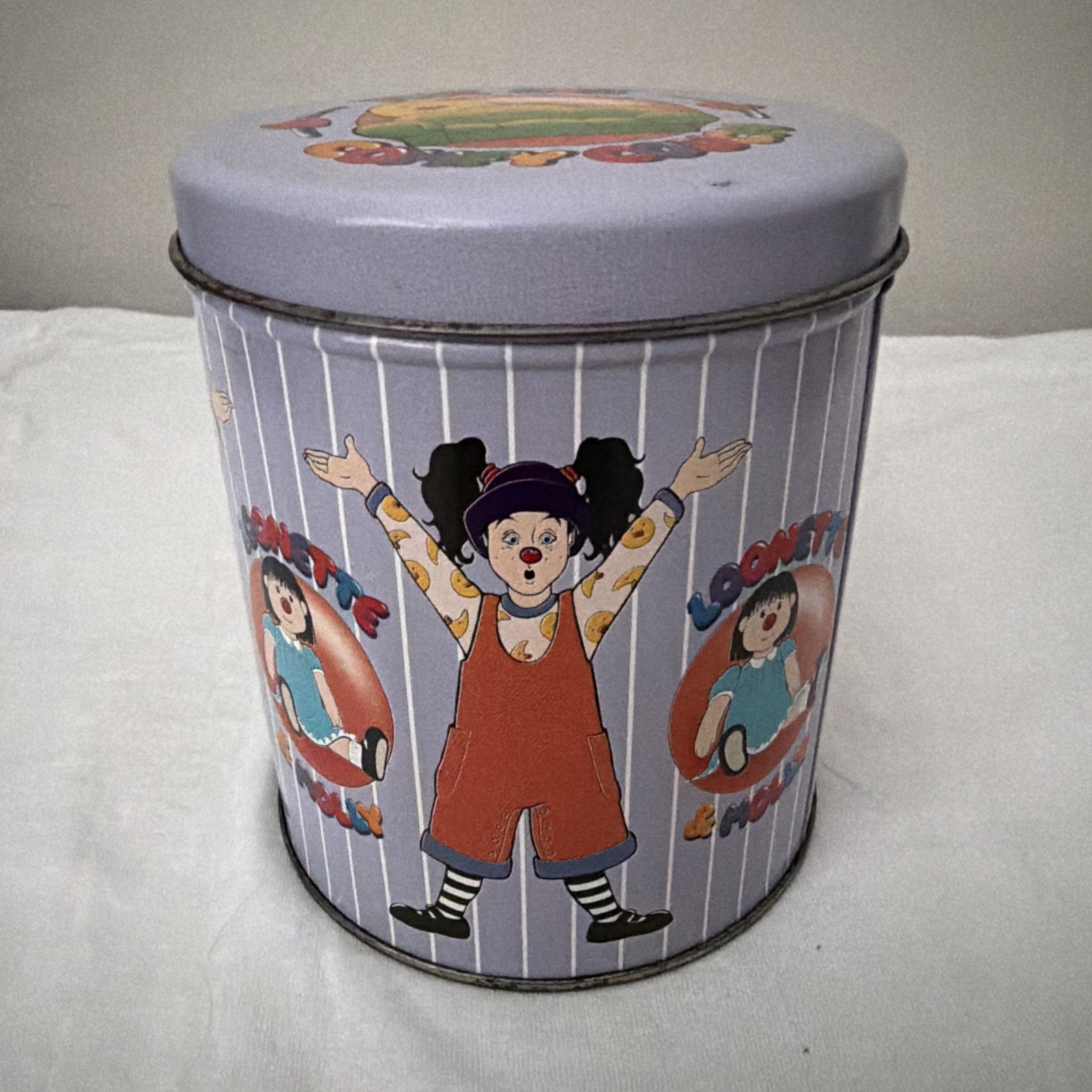 Big Comfy Couch Tin Canister Retro 96 RARE Vintage 90\'s nostalgia loonette molly Big Comfy Couch Tin Canister Retro 96 RARE Vintage 90\'s nostalgia loonette molly
