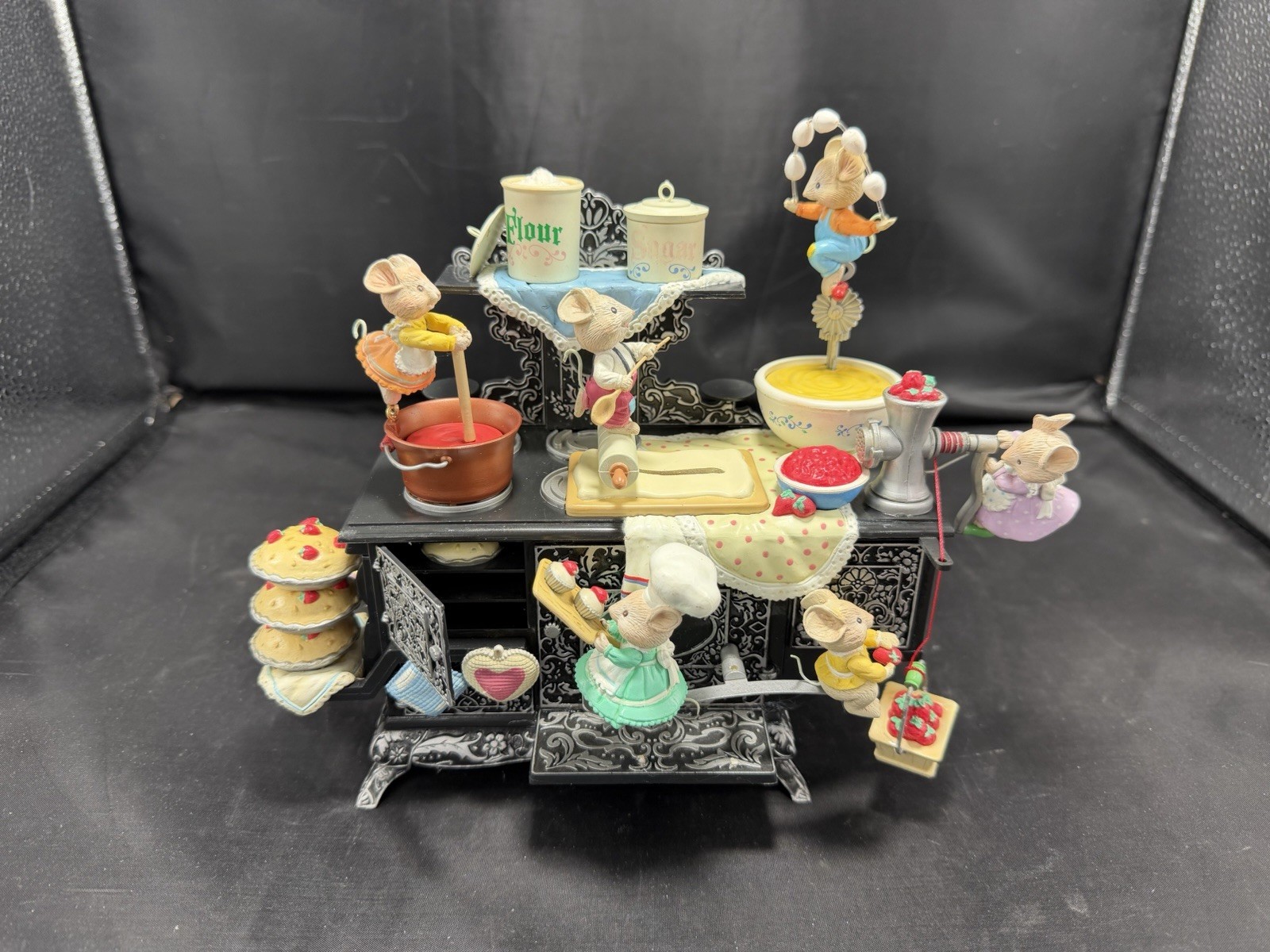 1992 ENESCO HOME ON THE RANGE Musical Whistle While You Work Damaged WORKS 1992 ENESCO HOME ON THE RANGE Musical Whistle While You Work Damaged WORKS