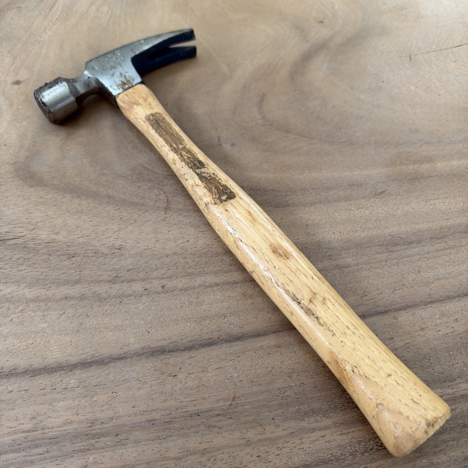 Vintage Vaughan No.9 10oz. Wood Handle Straight Claw Hammer Made In USA