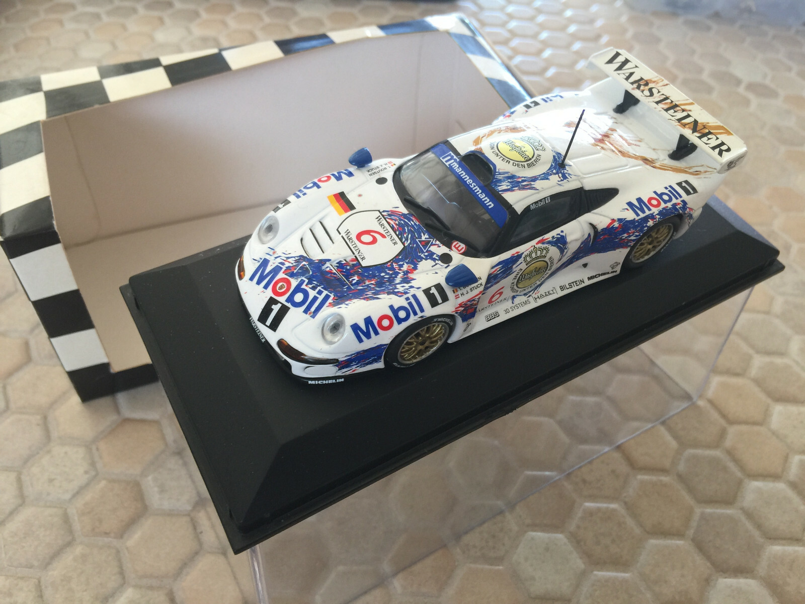PORSCHE 911 993 GT1 LE MANS RACE CAR MINICHAMPS 1:43rd MODEL BOUTSEN STUCK 1997