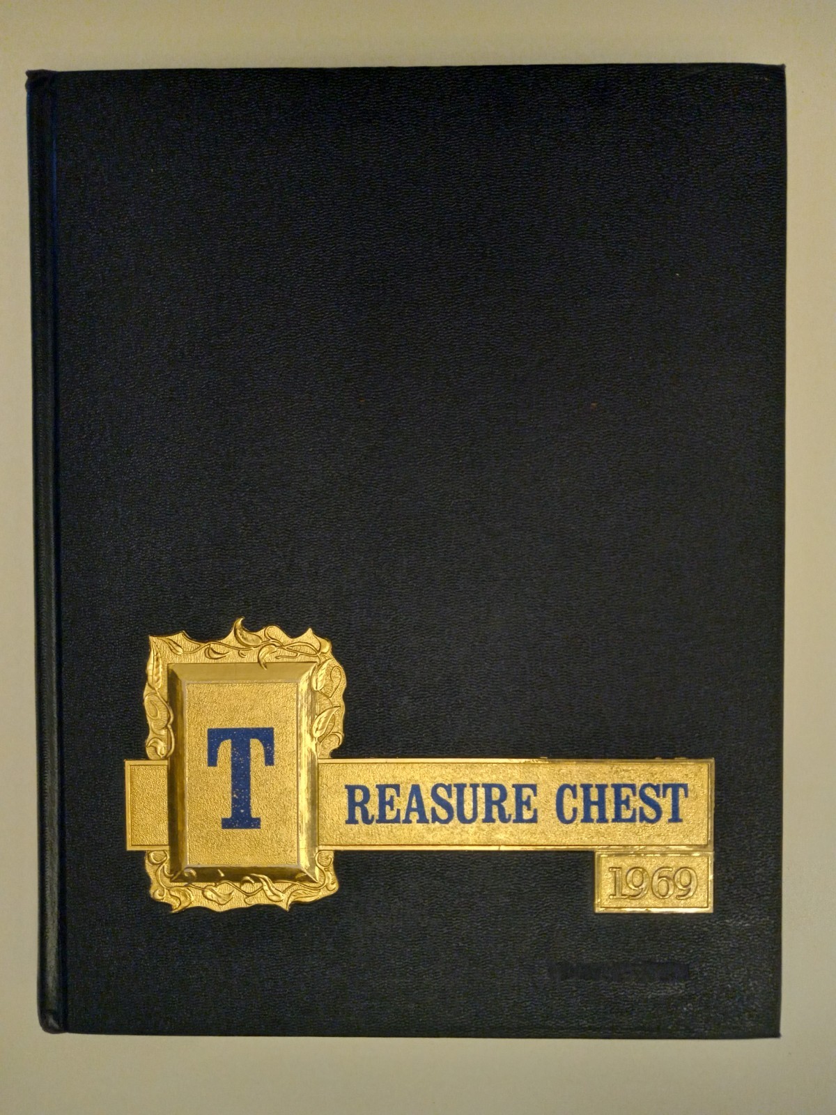 1969 Barboursville High School Yearbook Treasure Chest West Virginia Huntington 1969 Barboursville High School Yearbook Treasure Chest West Virginia Huntington