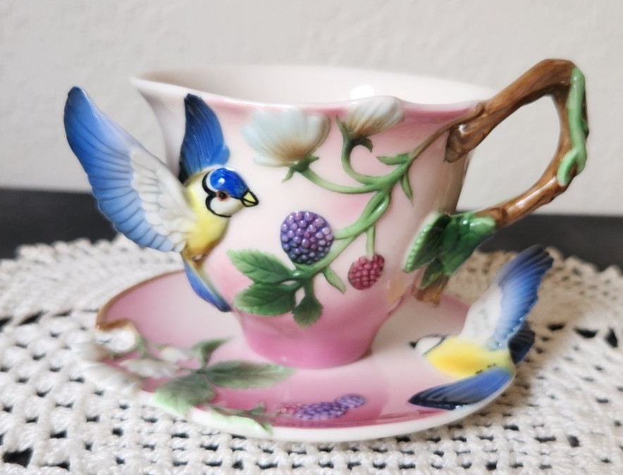 Franz collection Hummingbird Teacup & Saucer Porcelain M FZ00038 Lovely Piece Franz collection Hummingbird Teacup & Saucer Porcelain M FZ00038 Lovely Piece