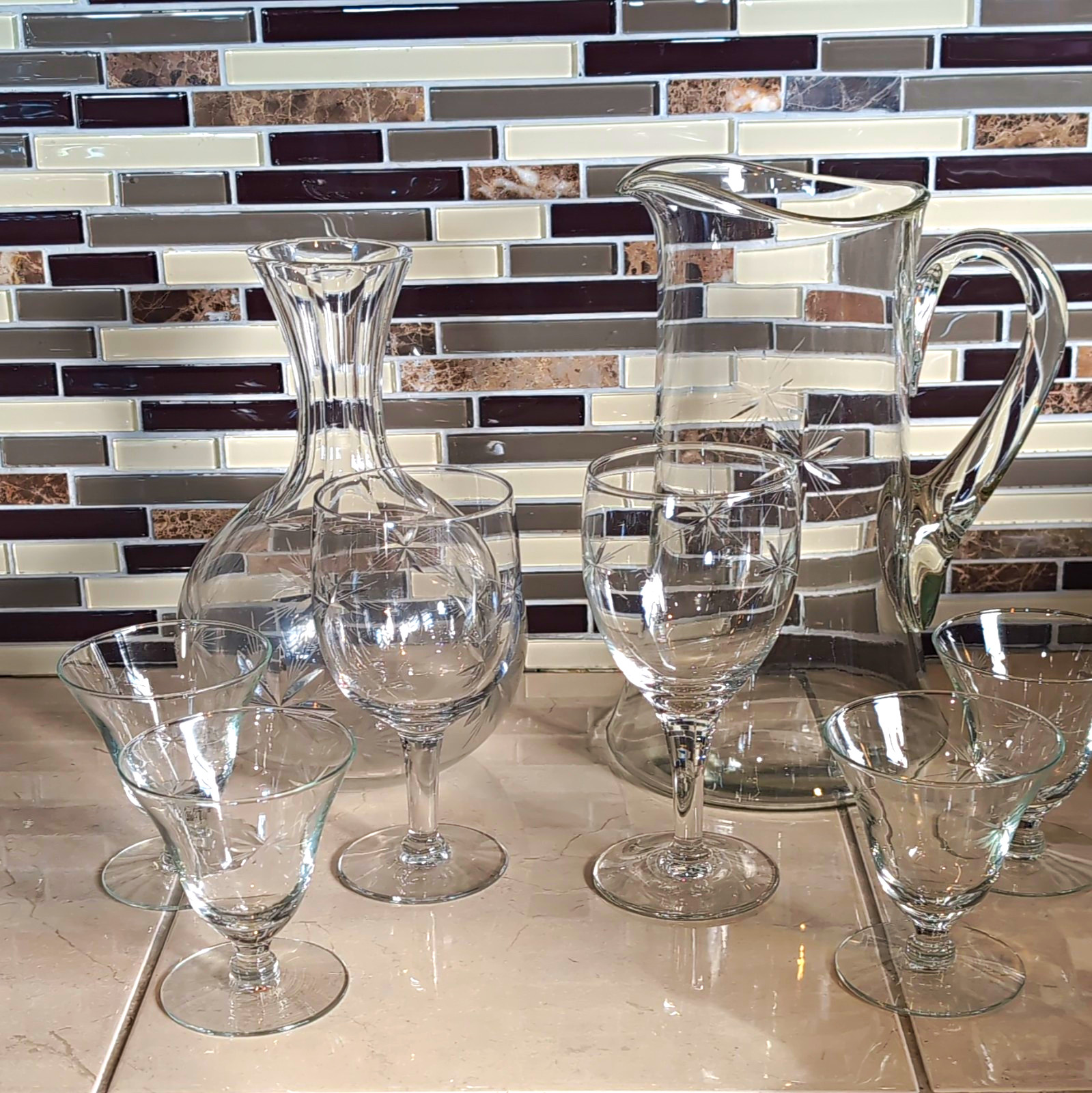 Vintage Etched Starburst Glass Drinkware 8 Piece Set Vintage Etched Starburst Glass Drinkware 8 Piece Set