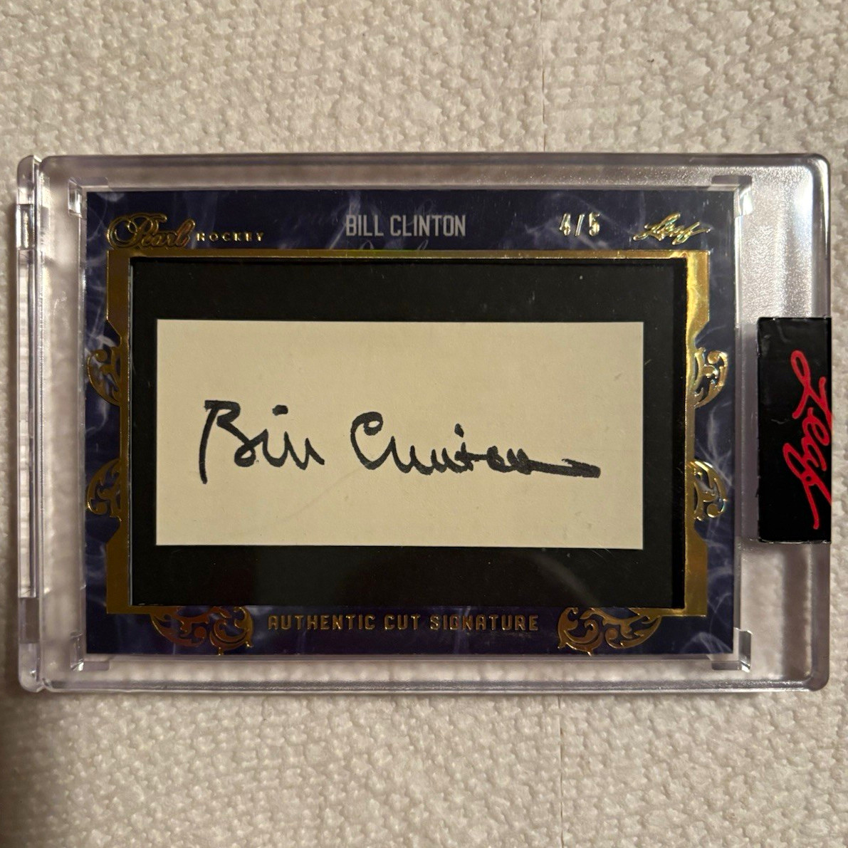 Leaf 2021 Pearl Hockey Pearl Cuts Bill Clinton Cut Sig Auto PC-BC1 3/5 Leaf 2021 Pearl Hockey Pearl Cuts Bill Clinton Cut Sig Auto PC-BC1 3/5