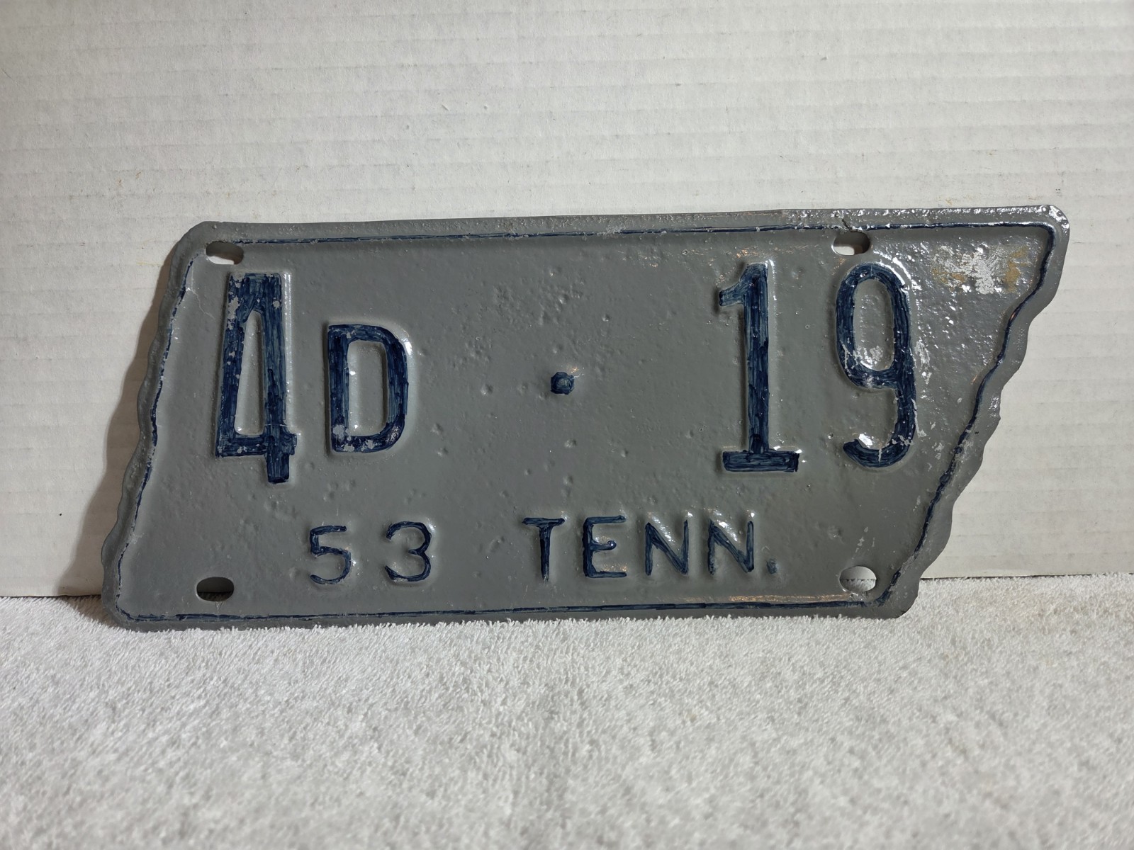 Vintage 1953 Tennessee License Plate - HAMILTON COUNTY - REPAINTED #19 Vintage 1953 Tennessee License Plate - HAMILTON COUNTY - REPAINTED #19