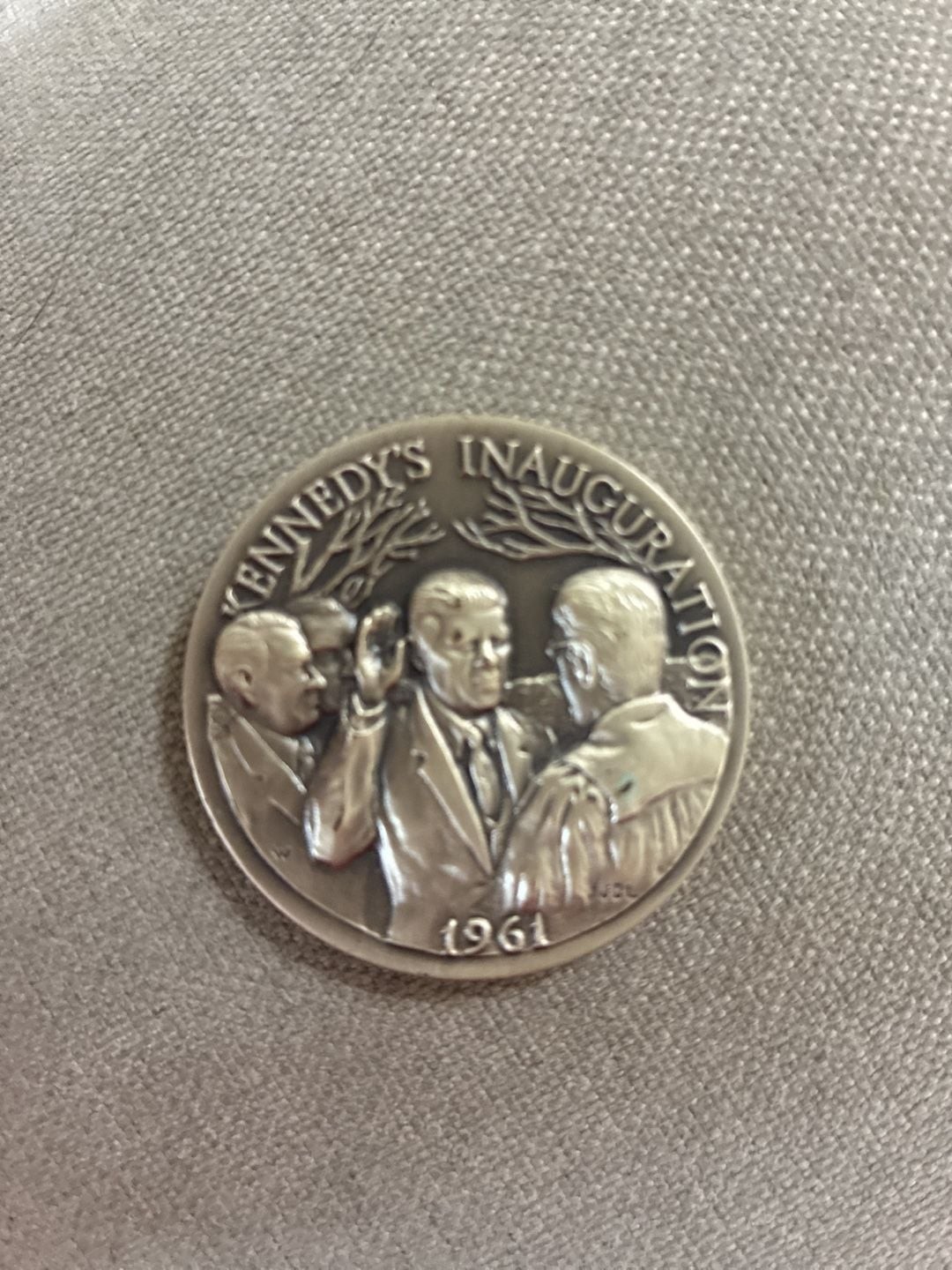Longines Sterling Silver 1961 President Kennedy 3D High Relief Commemorative Coi Longines Sterling Silver 1961 President Kennedy 3D High Relief Commemorative Coi