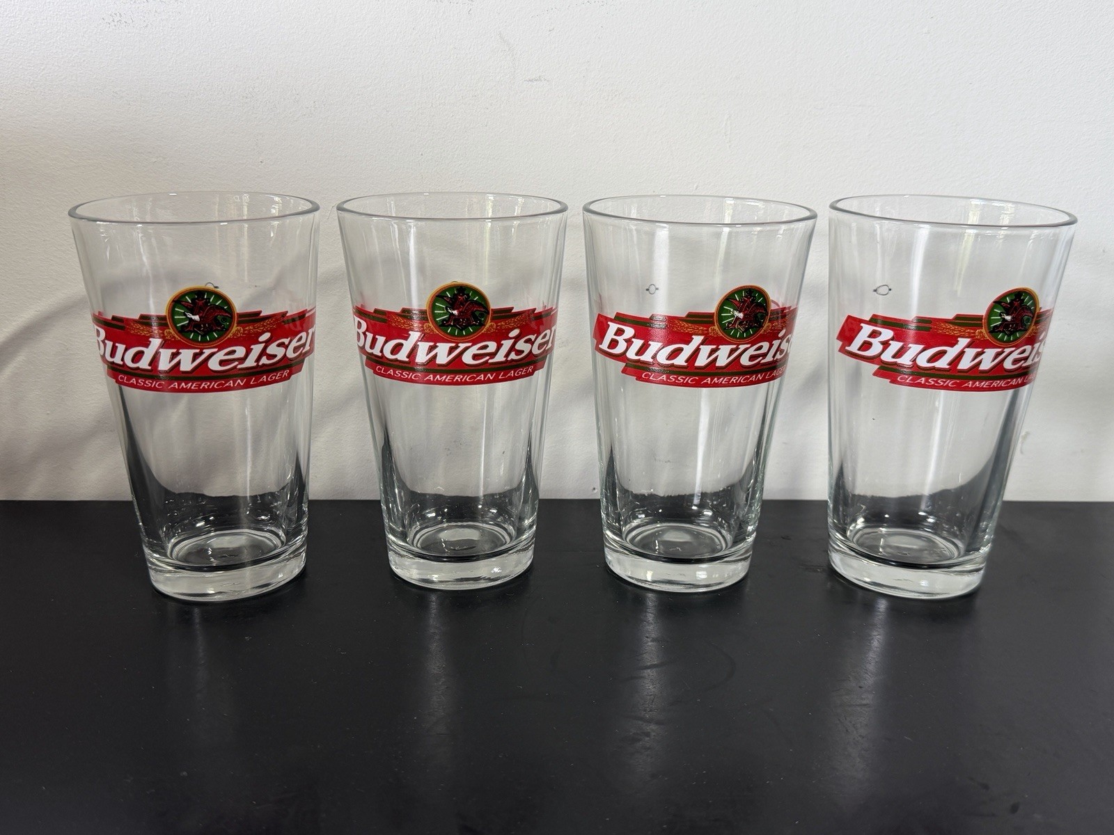 VINTAGE BUDWEISER BEER 16 0Z CLASSIC AMERICAN LAGER SET OF 4 GLASSES VINTAGE BUDWEISER BEER 16 0Z CLASSIC AMERICAN LAGER SET OF 4 GLASSES