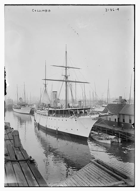 Photo:Columbia Steamship Harbor Scene ca 1910 1915