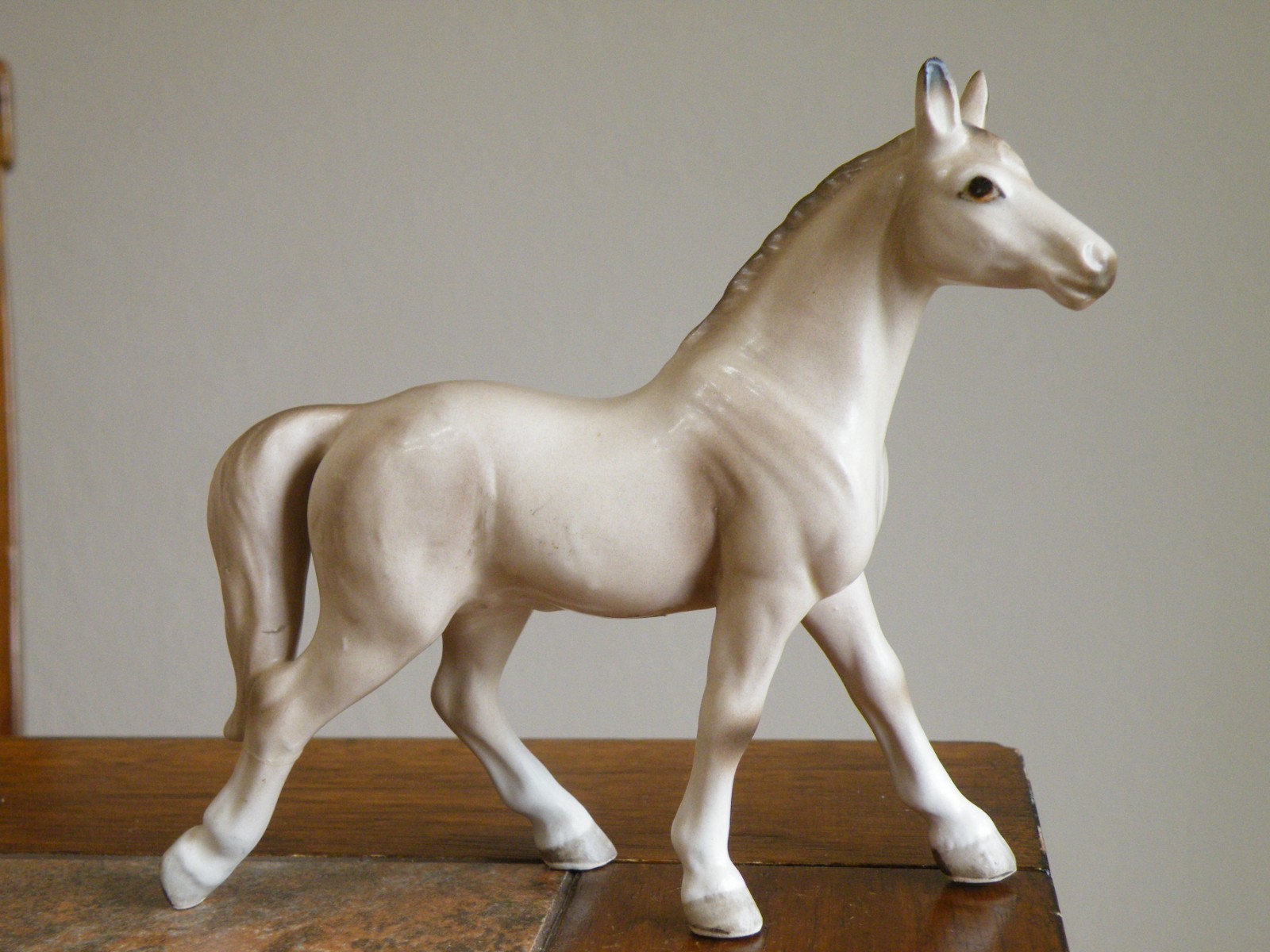 READ Vtg Porcelain HORSE Standing FIGURINE Numbered & Stamped JAPAN 5 READ Vtg Porcelain HORSE Standing FIGURINE Numbered & Stamped JAPAN 5
