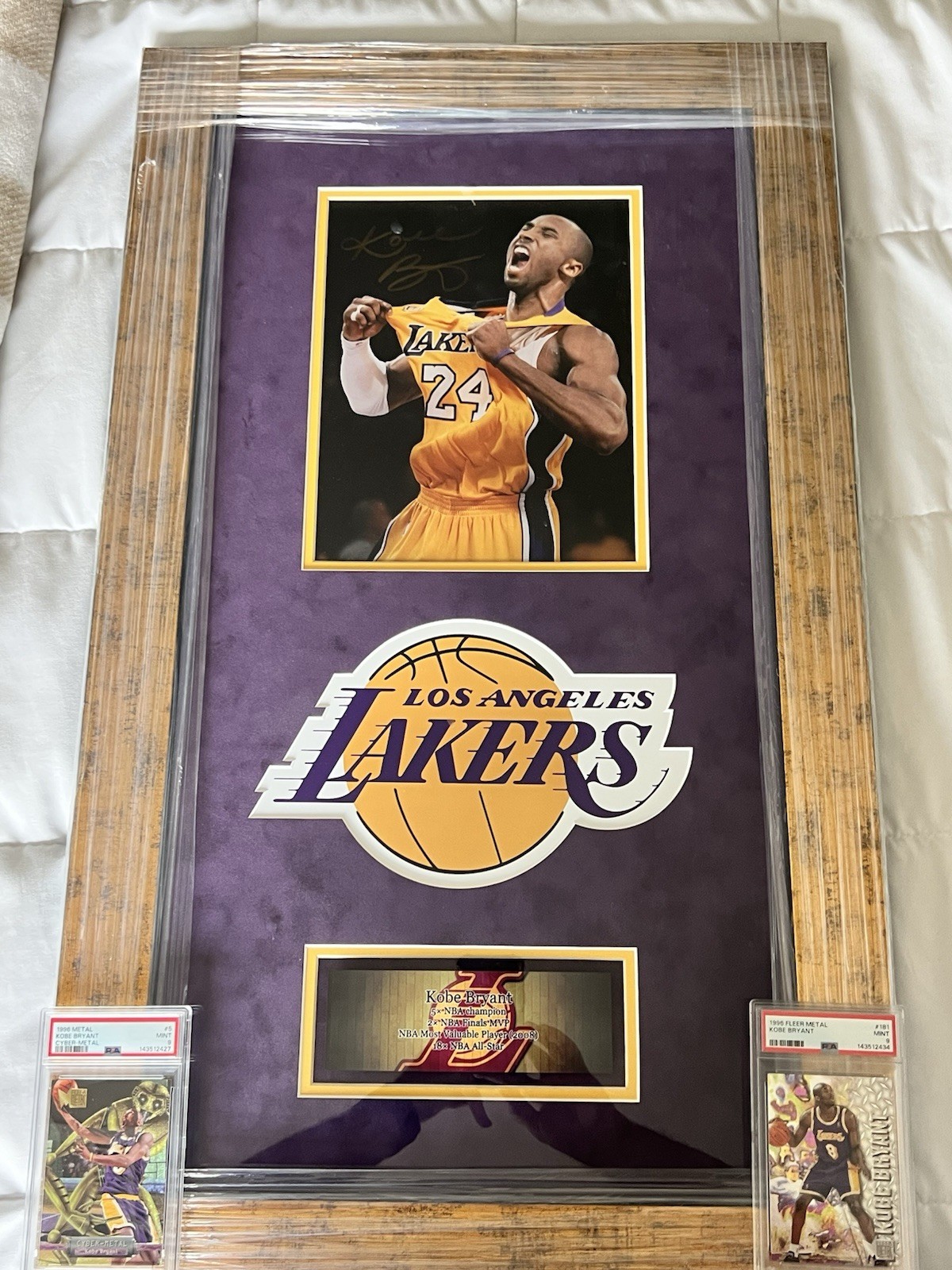 Kobe Bryant Signed Framed Portrait 2008 Iconic Jersey Tug + 2 PSA 9 Kobe Fleer Kobe Bryant Signed Framed Portrait 2008 Iconic Jersey Tug + 2 PSA 9 Kobe Fleer