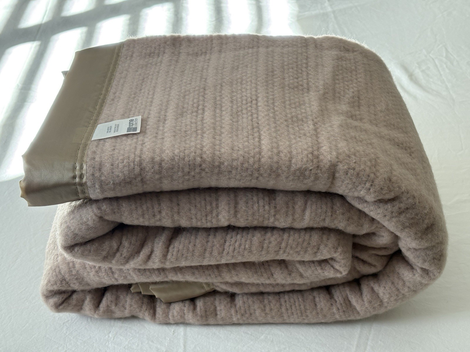 NEW Vtg JC PENNEY Waffle Weave BLANKET F/Q 90x82” Acrylic Toast Satin Trim ~USA NEW Vtg JC PENNEY Waffle Weave BLANKET F/Q 90x82” Acrylic Toast Satin Trim ~USA