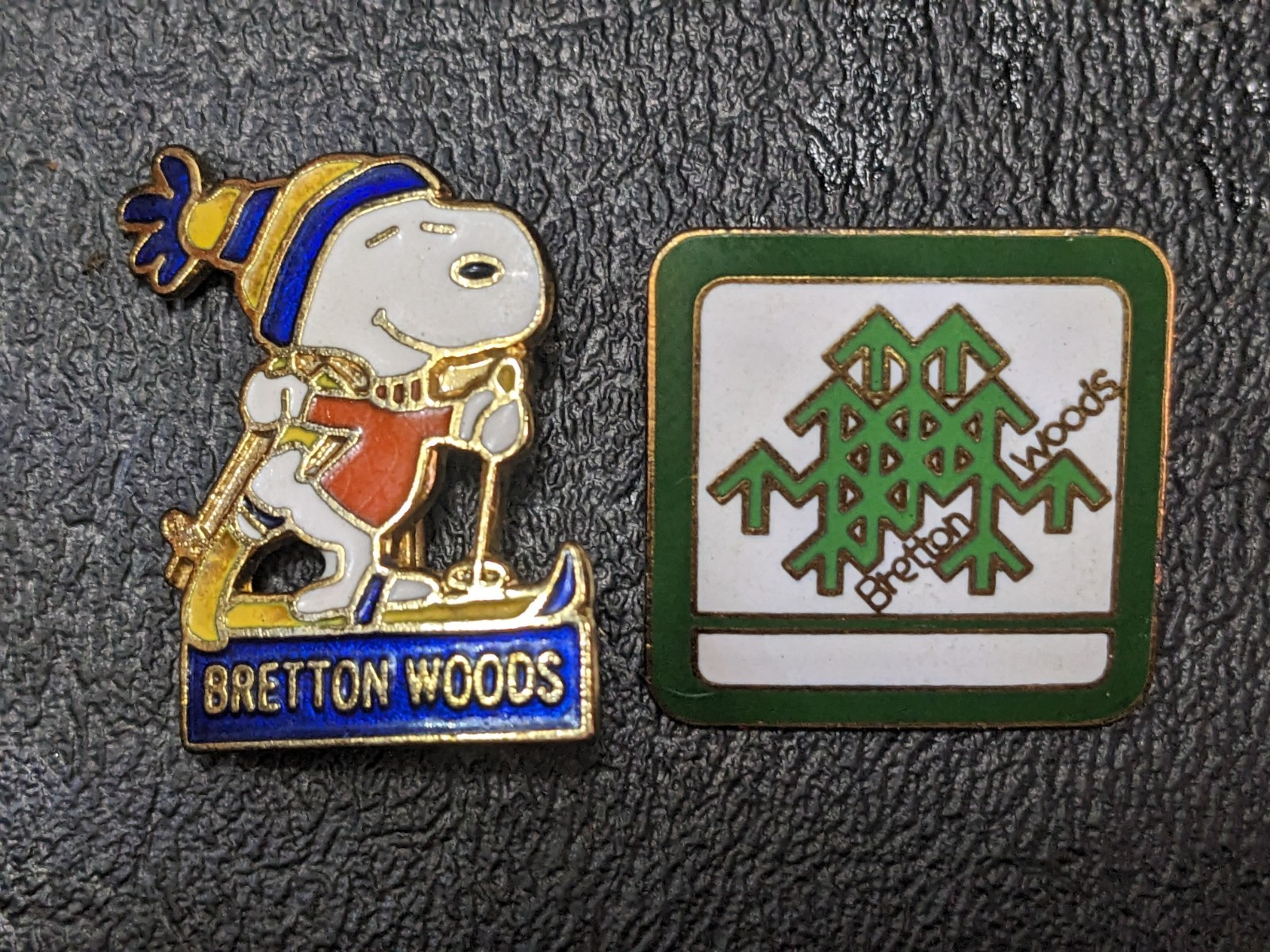 2 Vintage Pins BRETTON WOODS & Snoopy Ski Pin Badge Skiing Souvenir. 2 Vintage Pins BRETTON WOODS & Snoopy Ski Pin Badge Skiing Souvenir.