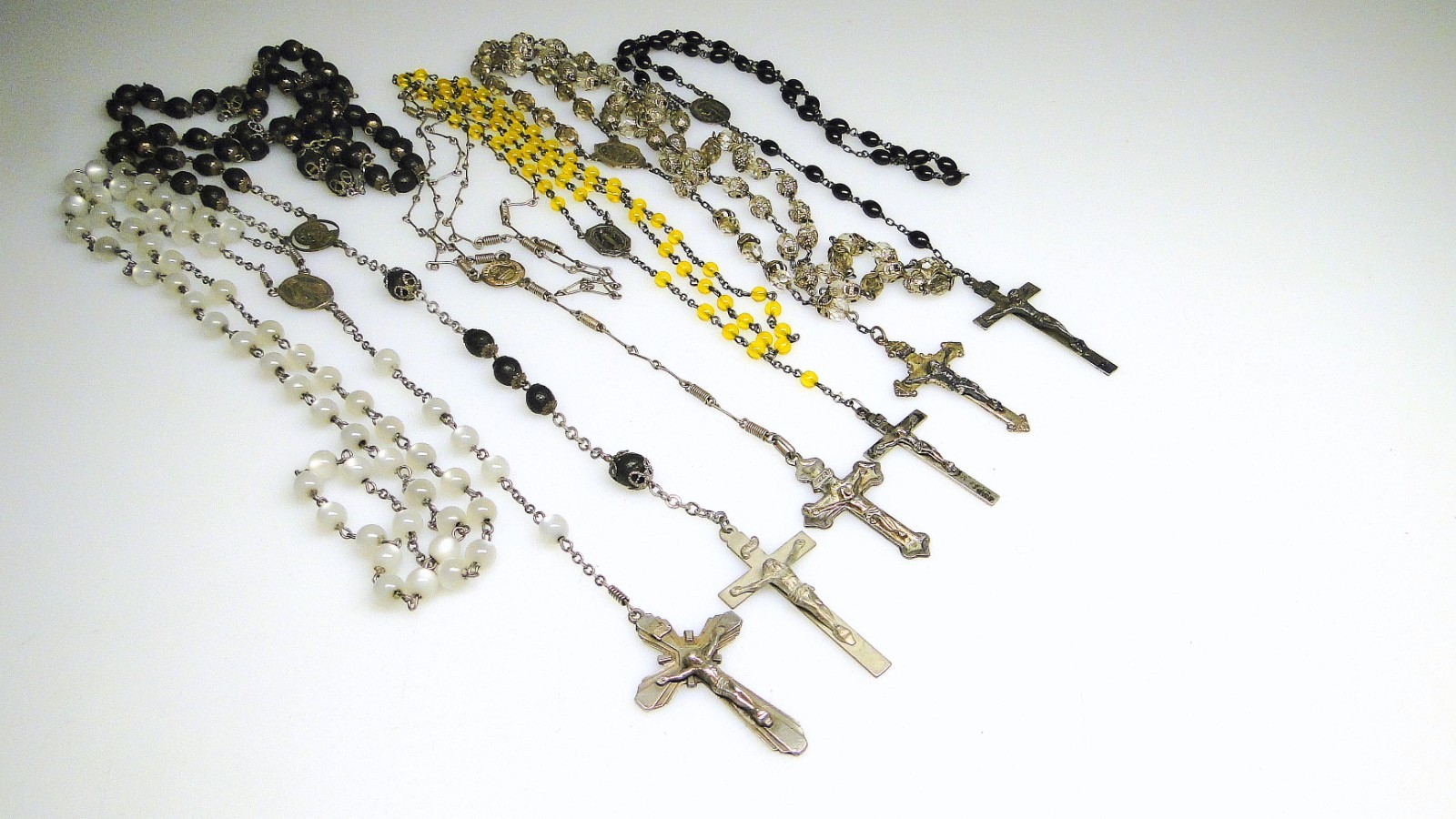 6 Vintage Sterling Crucifixes w/ Rosary Beads Silver Crucifix Lot 6 Vintage Sterling Crucifixes w/ Rosary Beads Silver Crucifix Lot