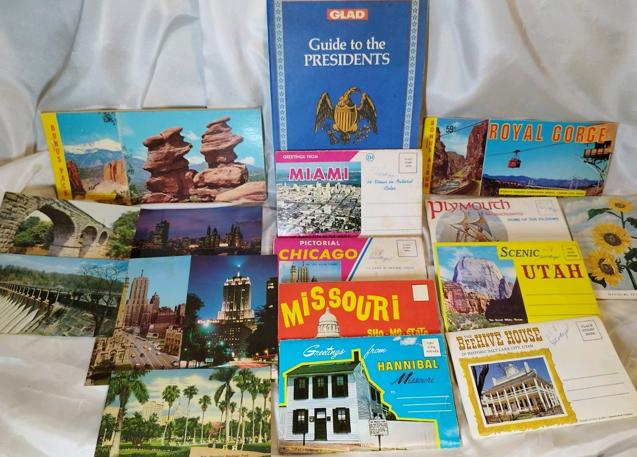Vintage Postcard Booklet Lot 17pc 1980s Reagan President Book Souvenir Folders. Vintage Postcard Booklet Lot 17pc 1980s Reagan President Book Souvenir Folders.