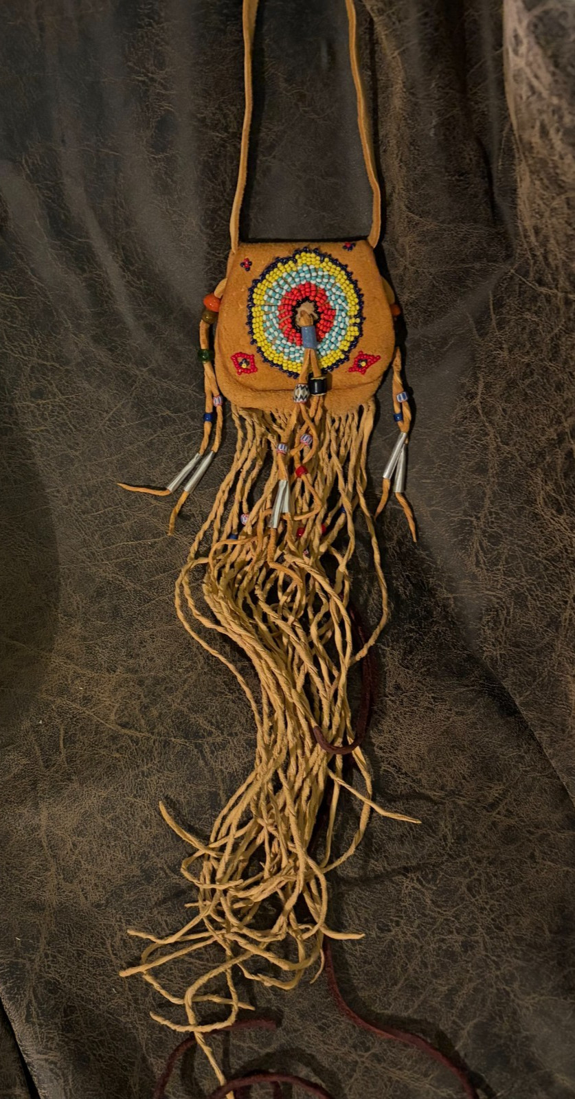 NATIVE AMERICAN BRAIN-TANNED DEER SKIN-VINTAGE-MEDICINE PURSE-GLASS TRADE BEADS NATIVE AMERICAN BRAIN-TANNED DEER SKIN-VINTAGE-MEDICINE PURSE-GLASS TRADE BEADS