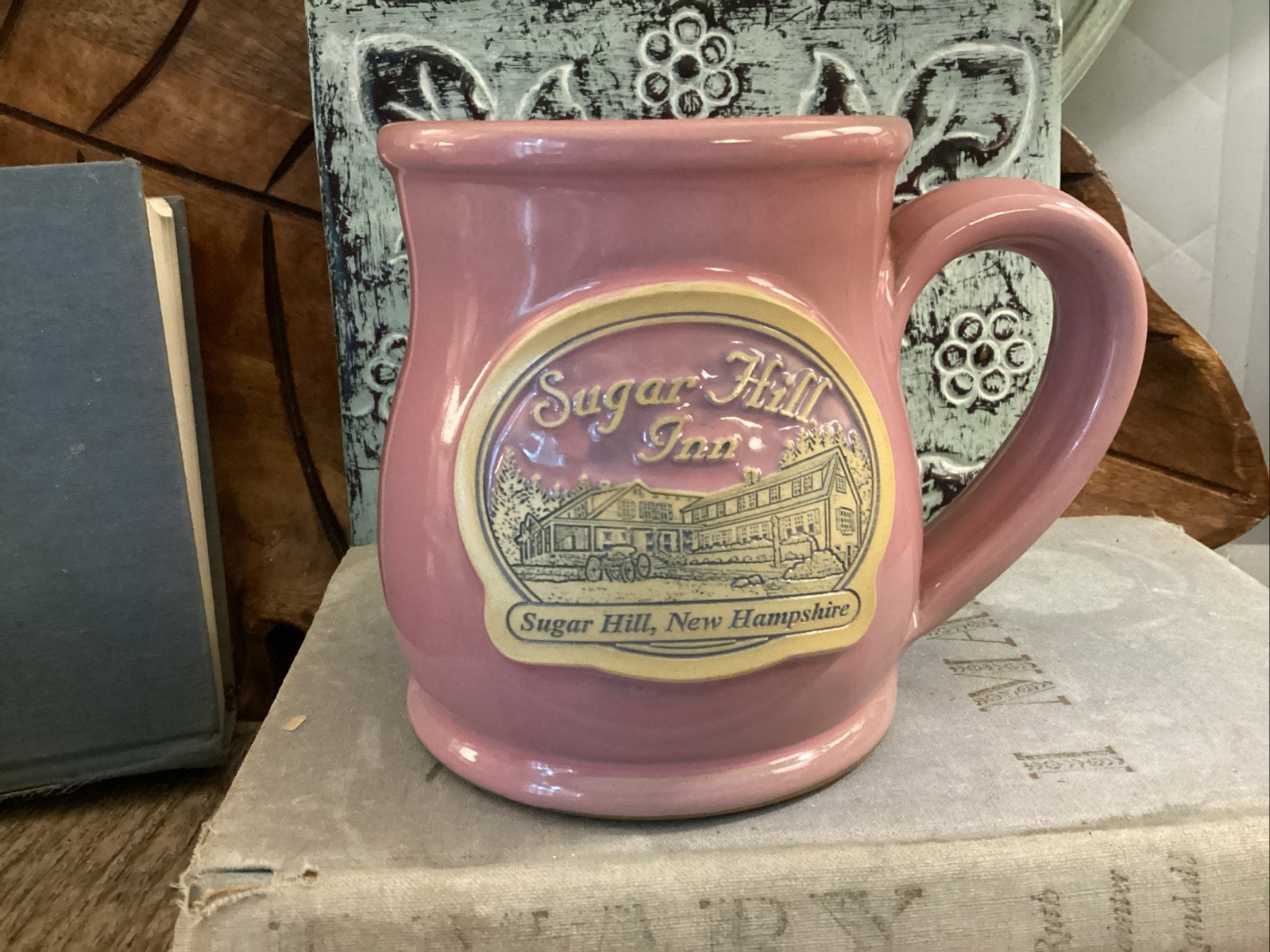 Deneen Pottery SUGAR HILL INN Pink Mauve 2025 Mug Cup Sugar Hill New Hampshire Deneen Pottery SUGAR HILL INN Pink Mauve 2025 Mug Cup Sugar Hill New Hampshire