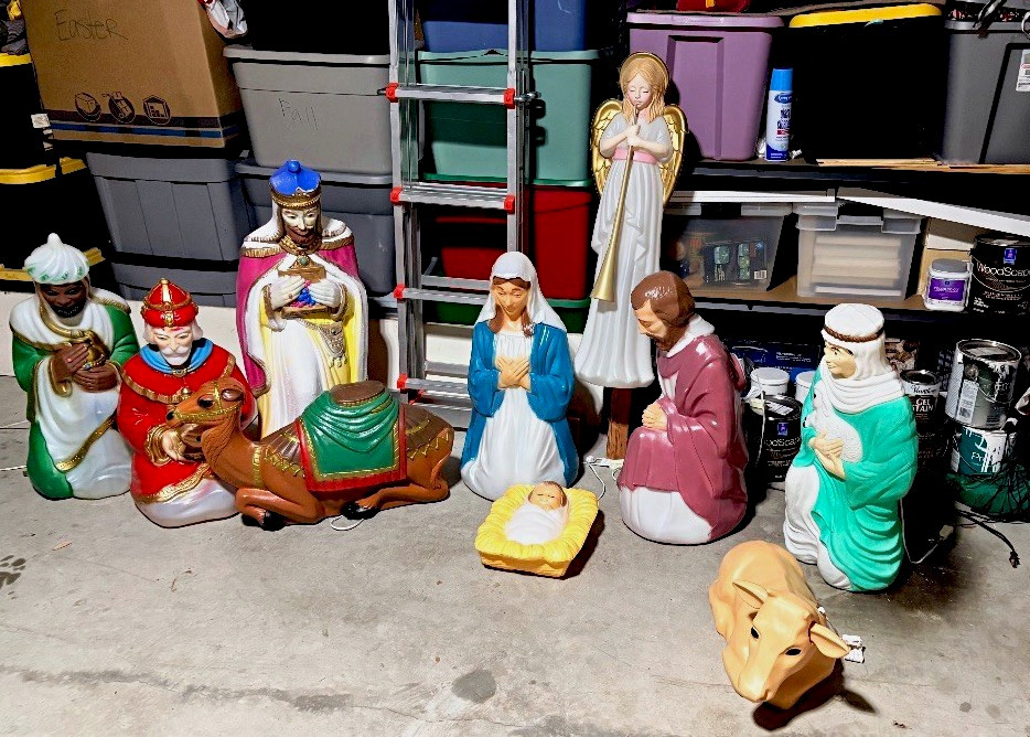 10-Piece Outdoor Nativity Set blow mold