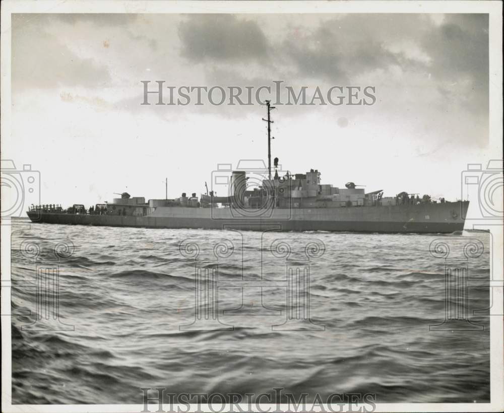 1942 Press Photo Steel-hulled frigate built at American Shipbuilding Co. 1942 Press Photo Steel-hulled frigate built at American Shipbuilding Co.
