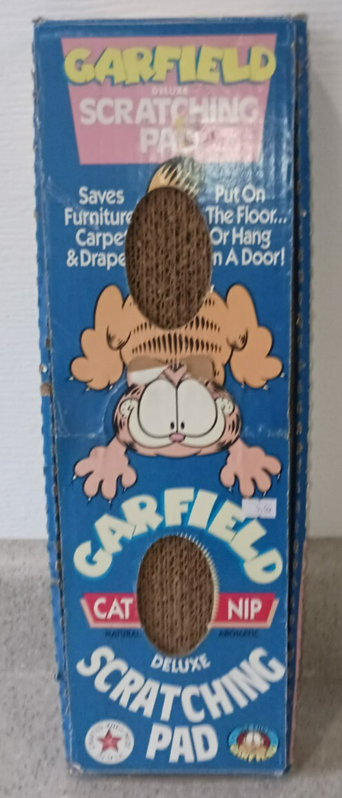 Garfield Scratching Pad Deluxe Cap Nip Made In USA Garfield Scratching Pad Deluxe Cap Nip Made In USA