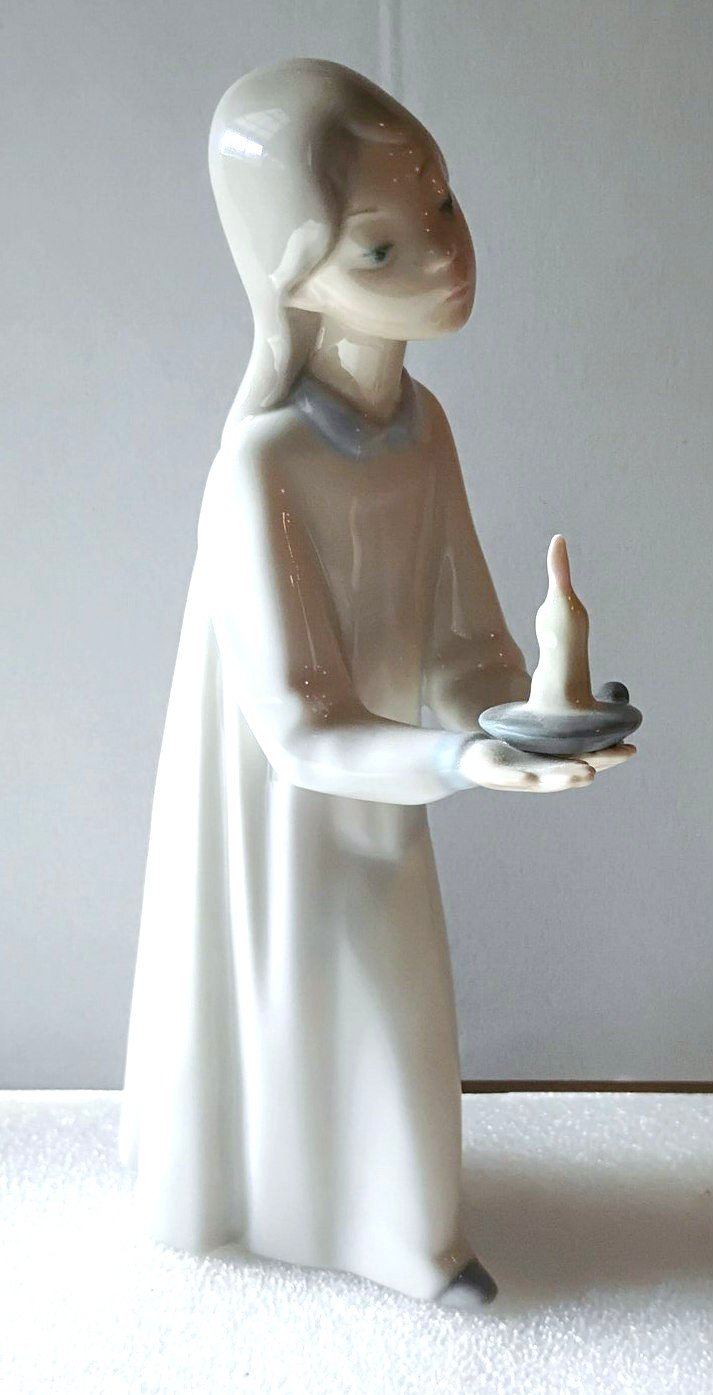 VINTAGE LLADRO ~ Girl With Candle Figurine #4868 Retired Glossy VINTAGE LLADRO ~ Girl With Candle Figurine #4868 Retired Glossy