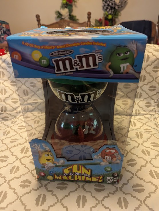 M&M’s Fun Machine Candy Dispenser – New in Box – Includes Chocolate Candies – Cl M&M’s Fun Machine Candy Dispenser – New in Box – Includes Chocolate Candies – Cl