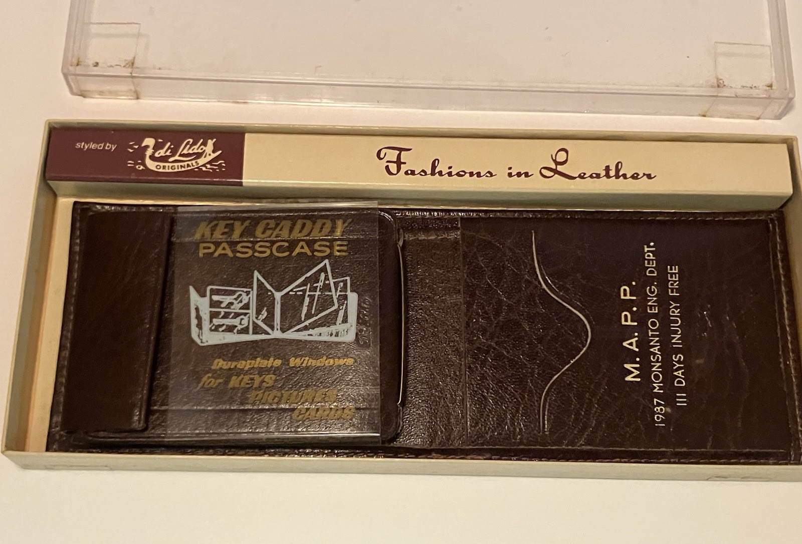 Vtg Water Buffalo Di Lido Monsanto Advertisement Leather Bi-Fold Wallet Brown Vtg Water Buffalo Di Lido Monsanto Advertisement Leather Bi-Fold Wallet Brown