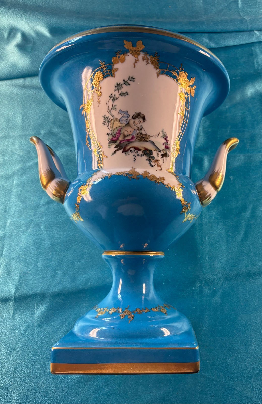 VINTAGE LIMOGE 14 INCH DOUBLE HANDLES VASE WITH CUPIDS VINTAGE LIMOGE 14 INCH DOUBLE HANDLES VASE WITH CUPIDS