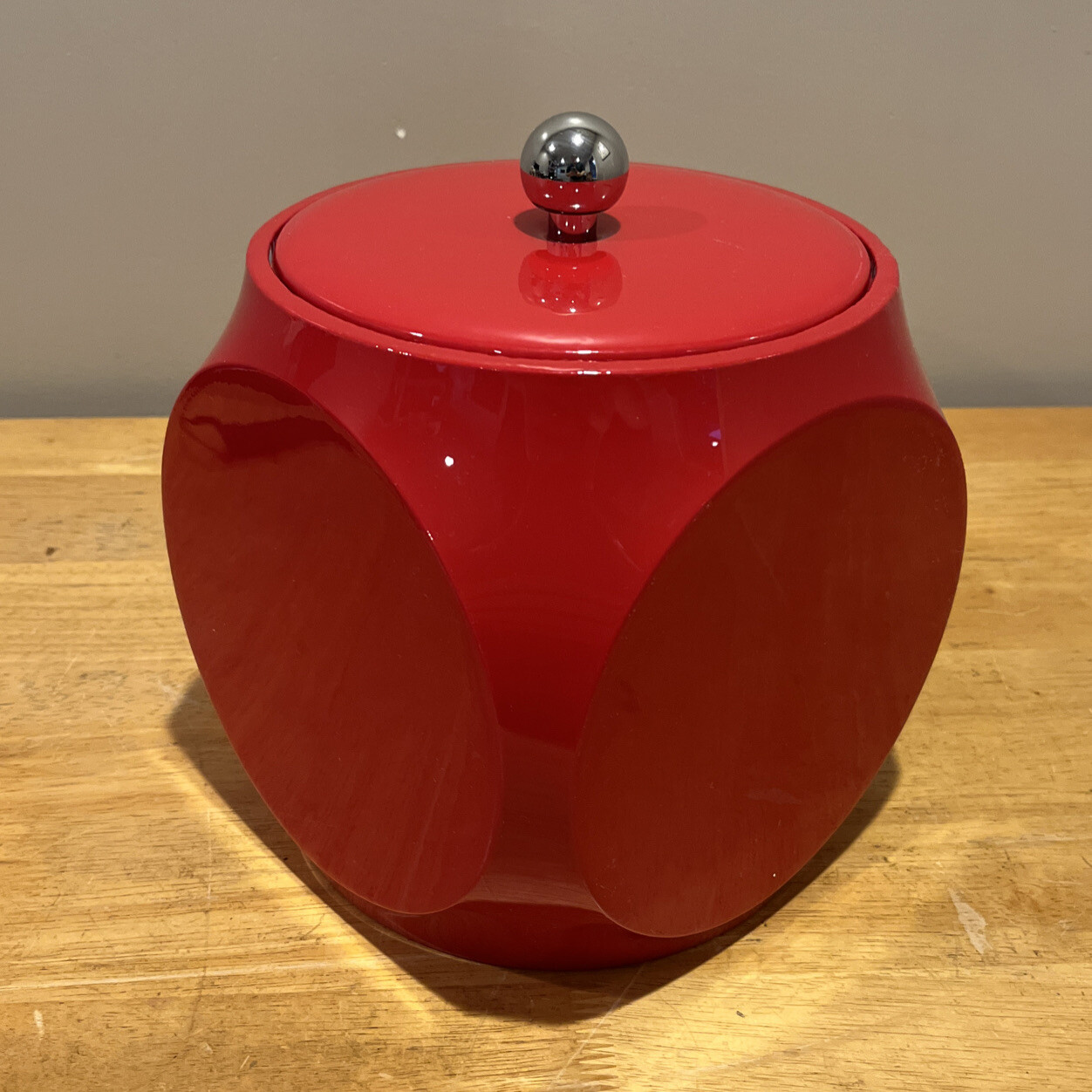 Vintage MCM Red Cube Vinyl Ice Bucket Barware Circles Vintage MCM Red Cube Vinyl Ice Bucket Barware Circles