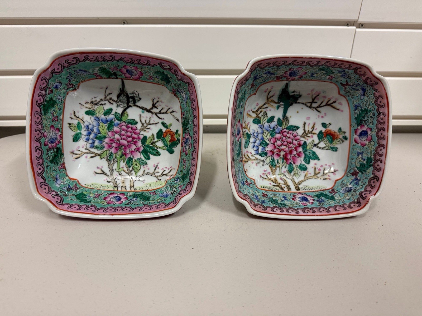 VTG Set Of 2 Hand Painted Macau Porcelain Bowls  Famille Rose