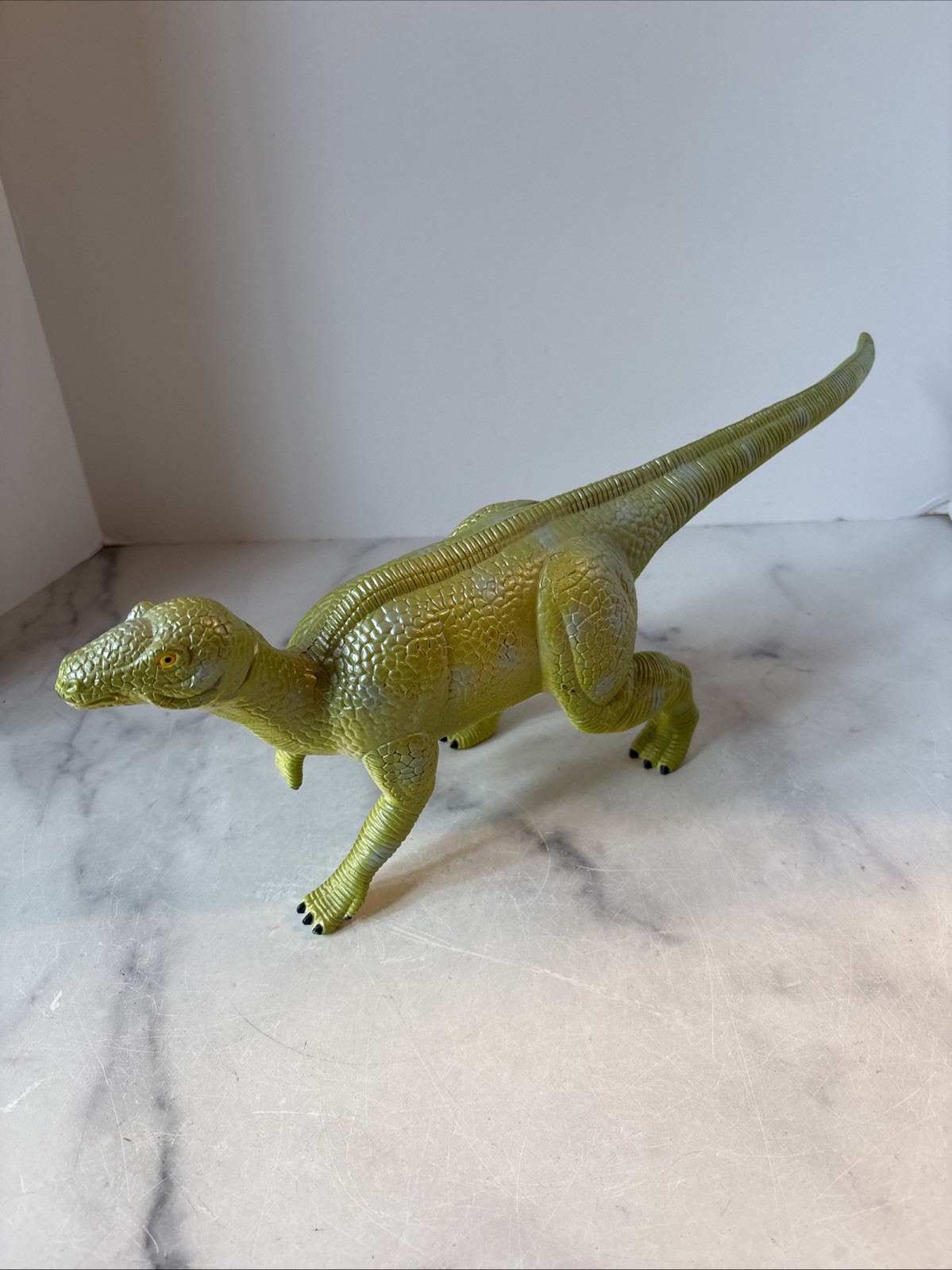 Vintage 1997 Large Iguanodon Dinosaur Toy Figure -Jurassic Park - Jasman Brand Vintage 1997 Large Iguanodon Dinosaur Toy Figure -Jurassic Park - Jasman Brand