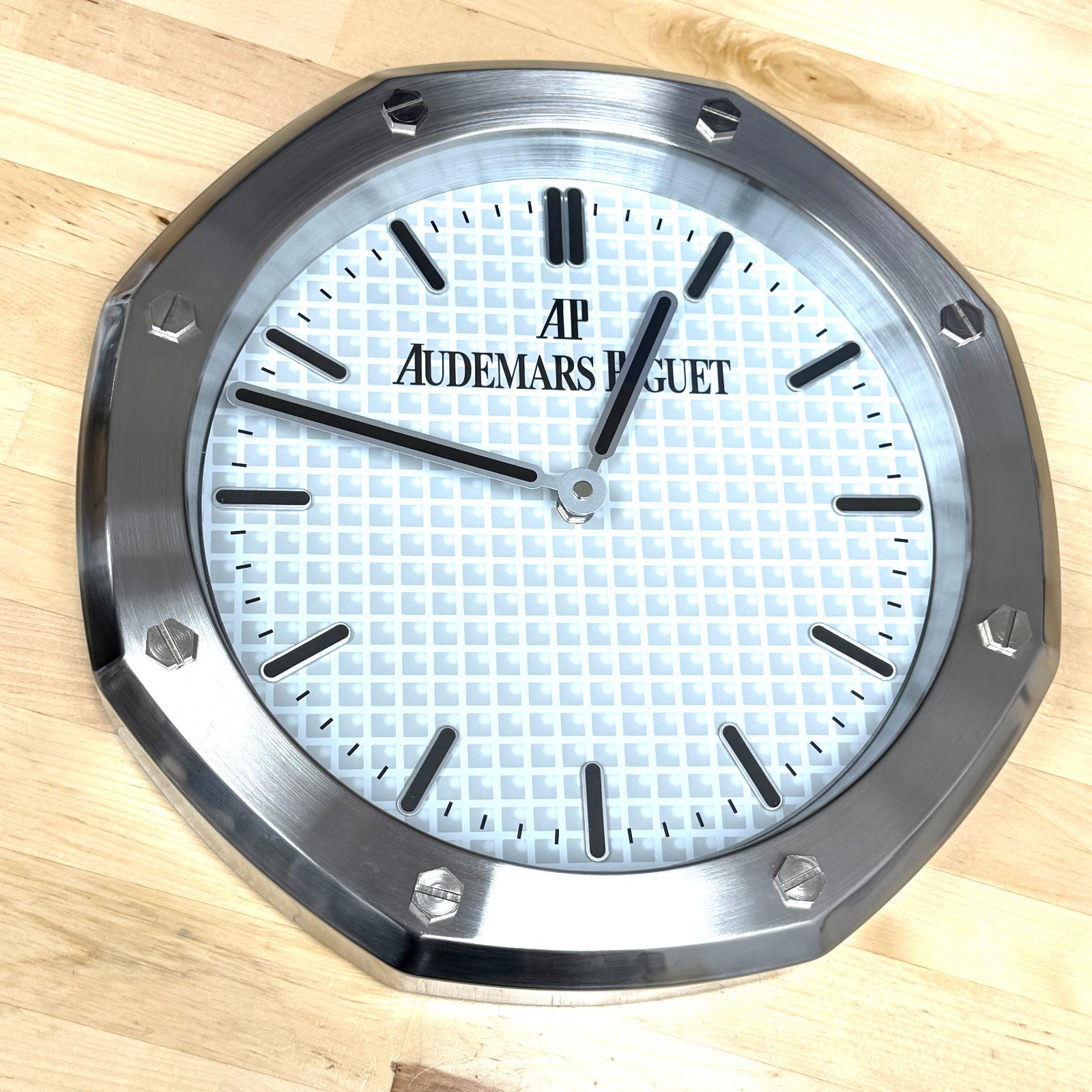 AUDEMARS PIGUET ROYAL OAK METAL WALL CLOCK DISPLAY WHITE DIAL AUDEMARS PIGUET ROYAL OAK METAL WALL CLOCK DISPLAY WHITE DIAL